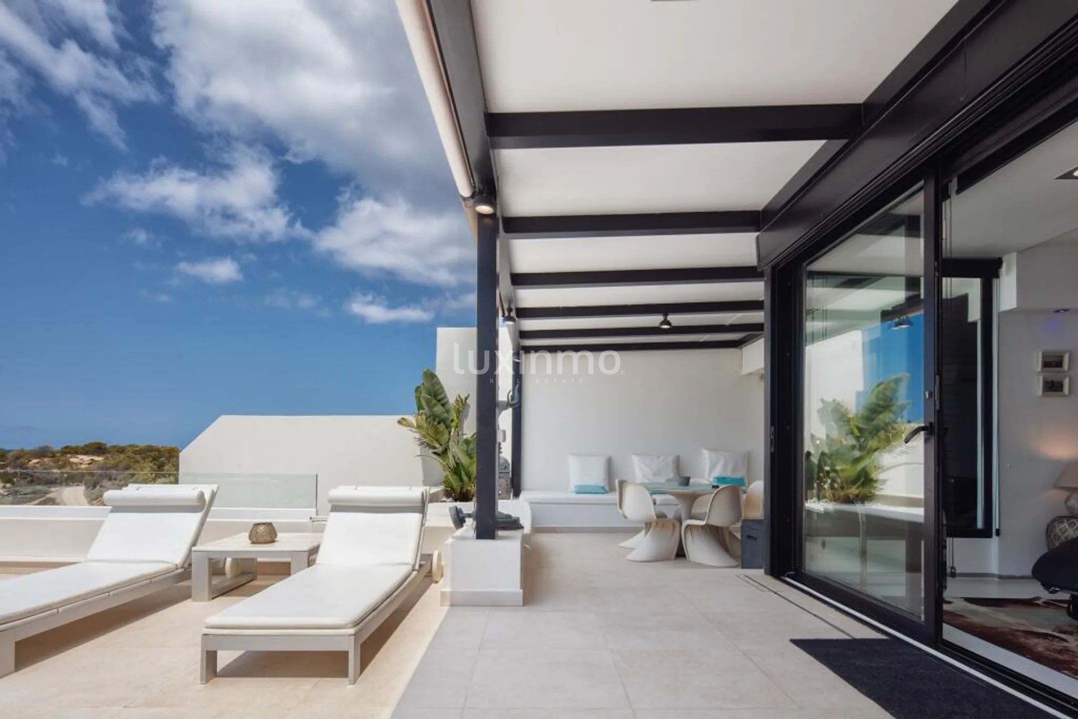 Penthouse exclusif en bord de mer avec vue sur la mer et le coucher de soleil à Cala Tarida — photo 8