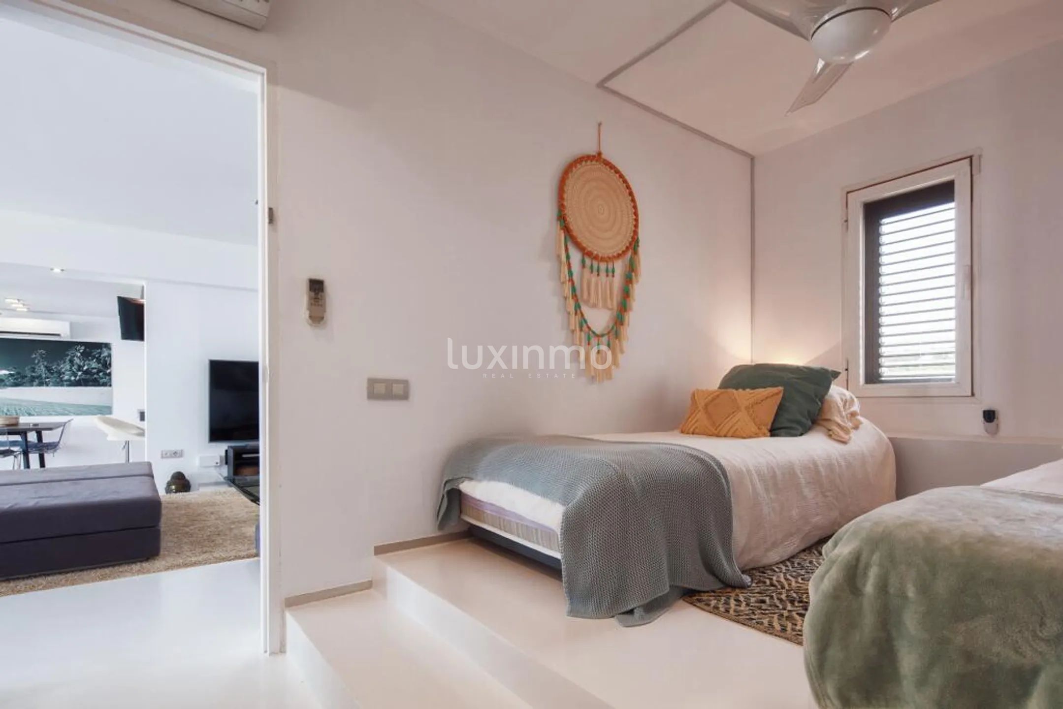 Penthouse exclusif en bord de mer avec vue sur la mer et le coucher de soleil à Cala Tarida — photo 21