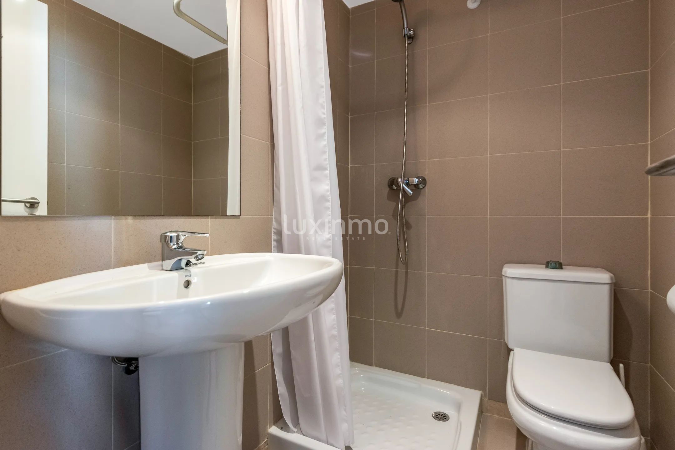 Moderno chalet pareado con piscina y vistas al mar en Altea Hills — photo 26