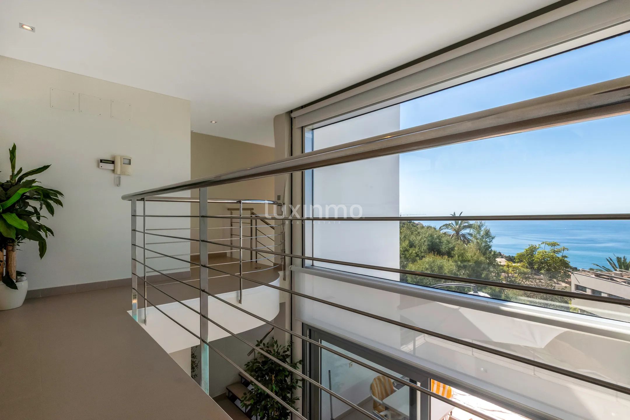 Moderno chalet pareado con piscina y vistas al mar en Altea Hills — photo 16