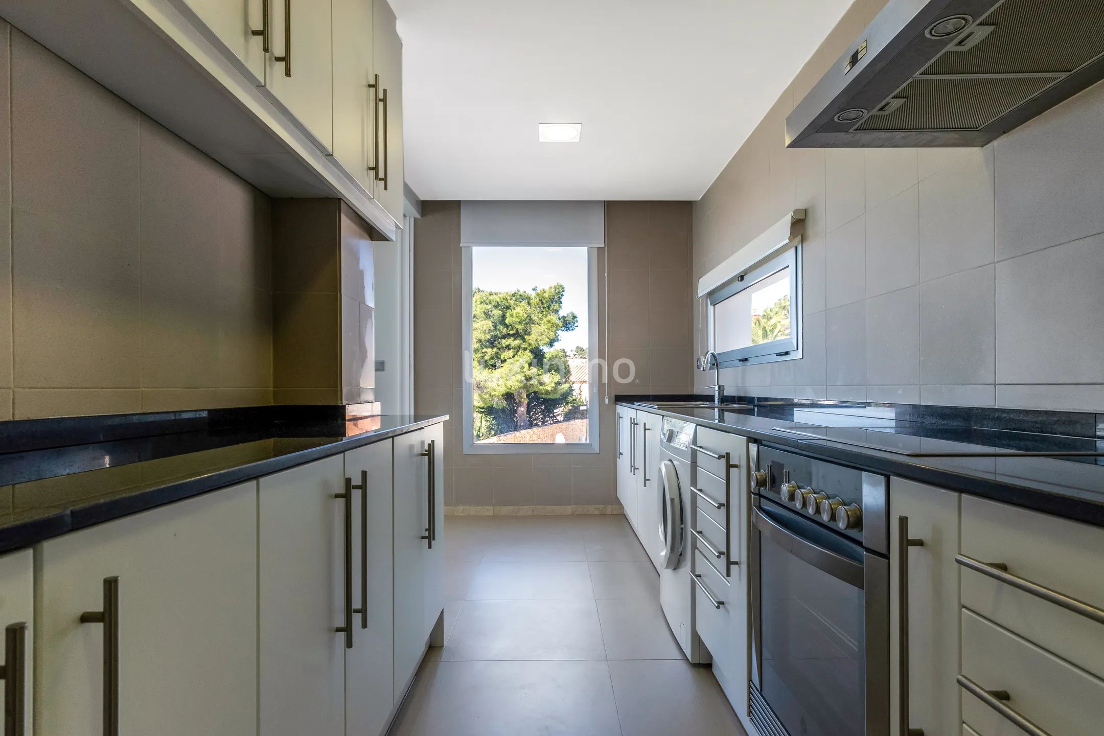 Moderno chalet pareado con piscina y vistas al mar en Altea Hills — photo 13