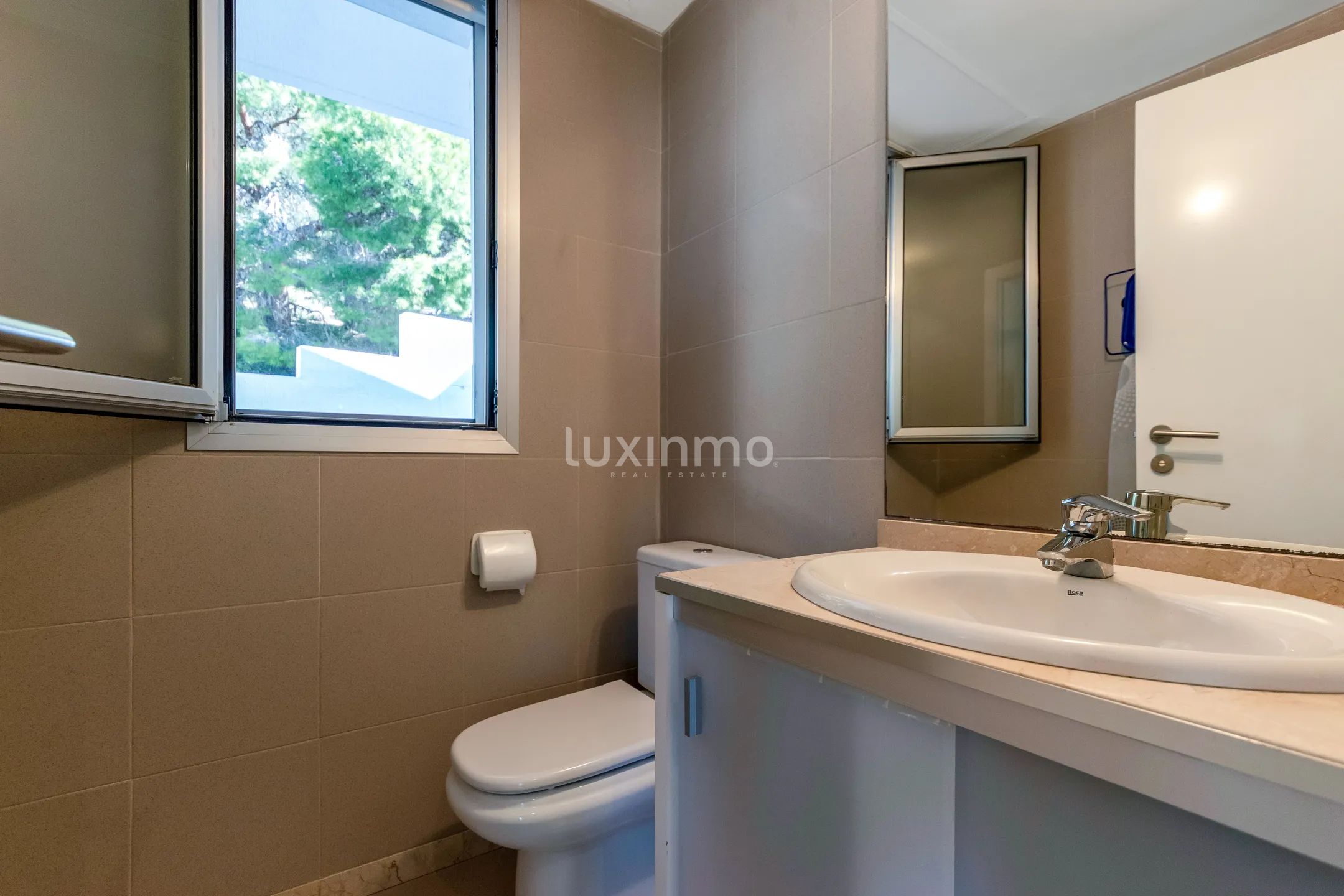 Moderno chalet pareado con piscina y vistas al mar en Altea Hills — photo 14