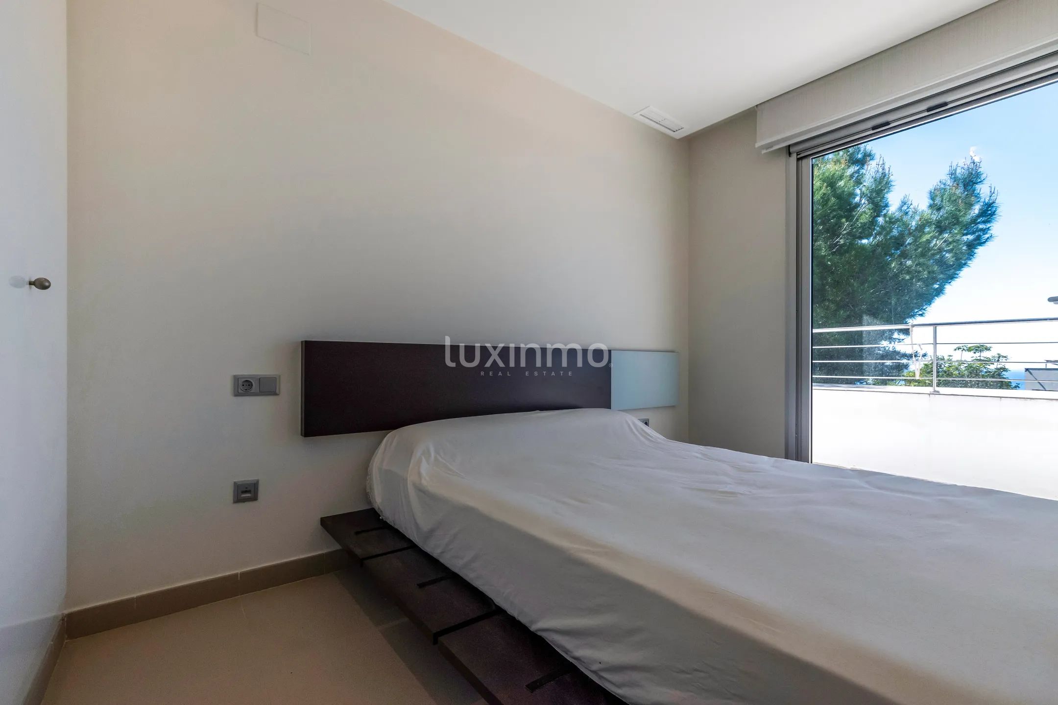 Moderno chalet pareado con piscina y vistas al mar en Altea Hills — photo 23