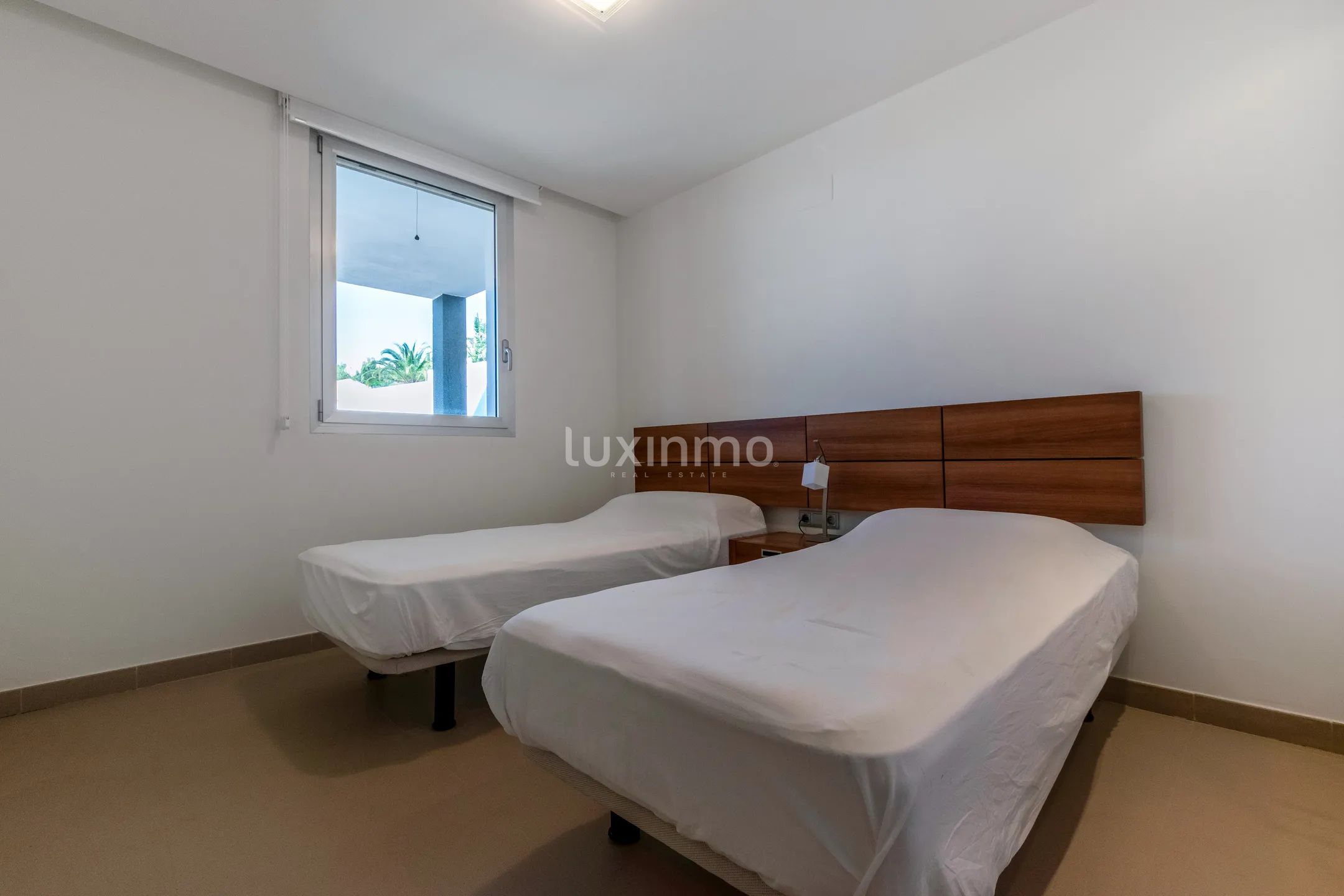 Moderno chalet pareado con piscina y vistas al mar en Altea Hills — photo 24