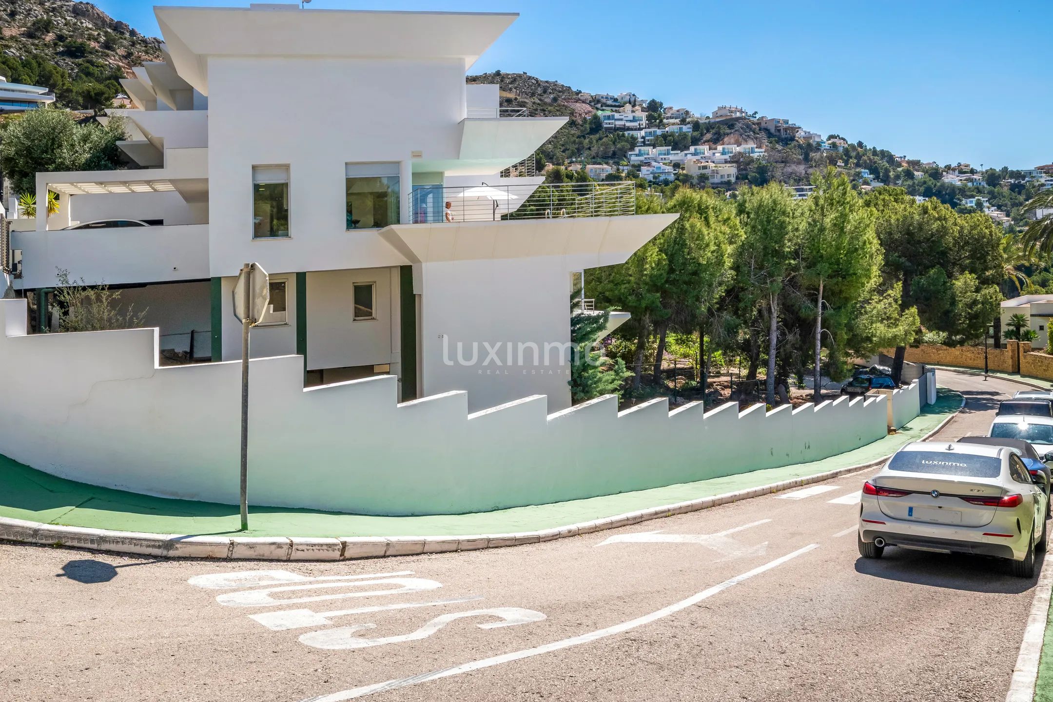 Moderno chalet pareado con piscina y vistas al mar en Altea Hills — photo 30