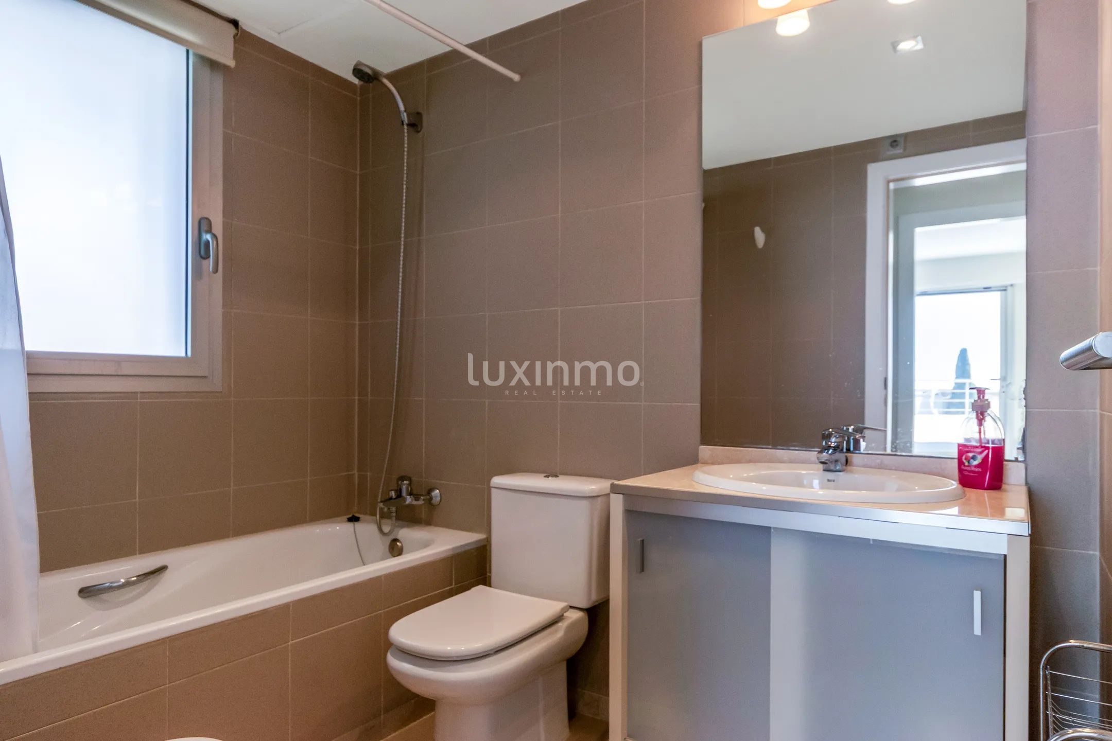 Moderno chalet pareado con piscina y vistas al mar en Altea Hills — photo 27