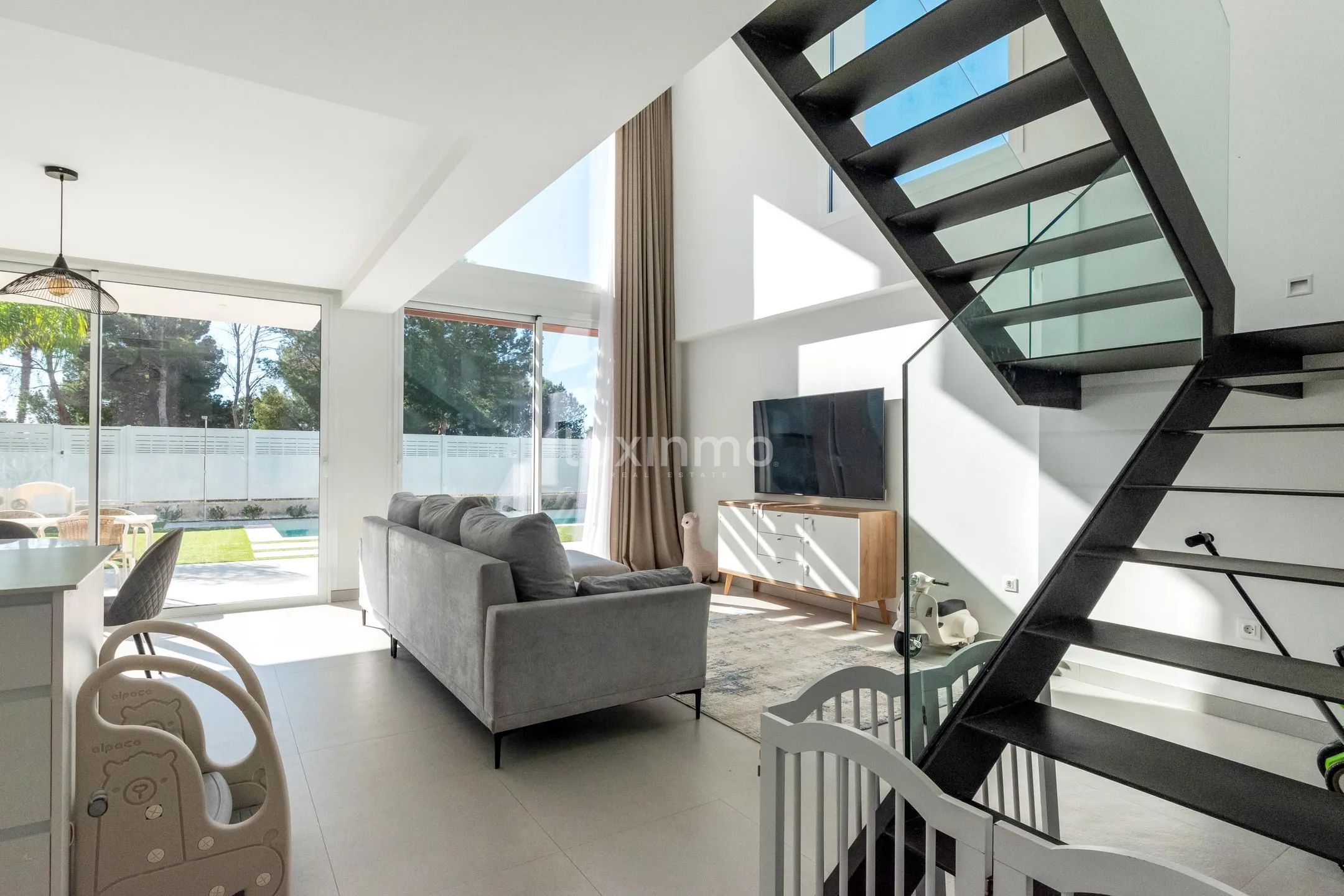 Nowoczesna willa z 3 sypialniami i basenem w Sierra Cortina — photo 13