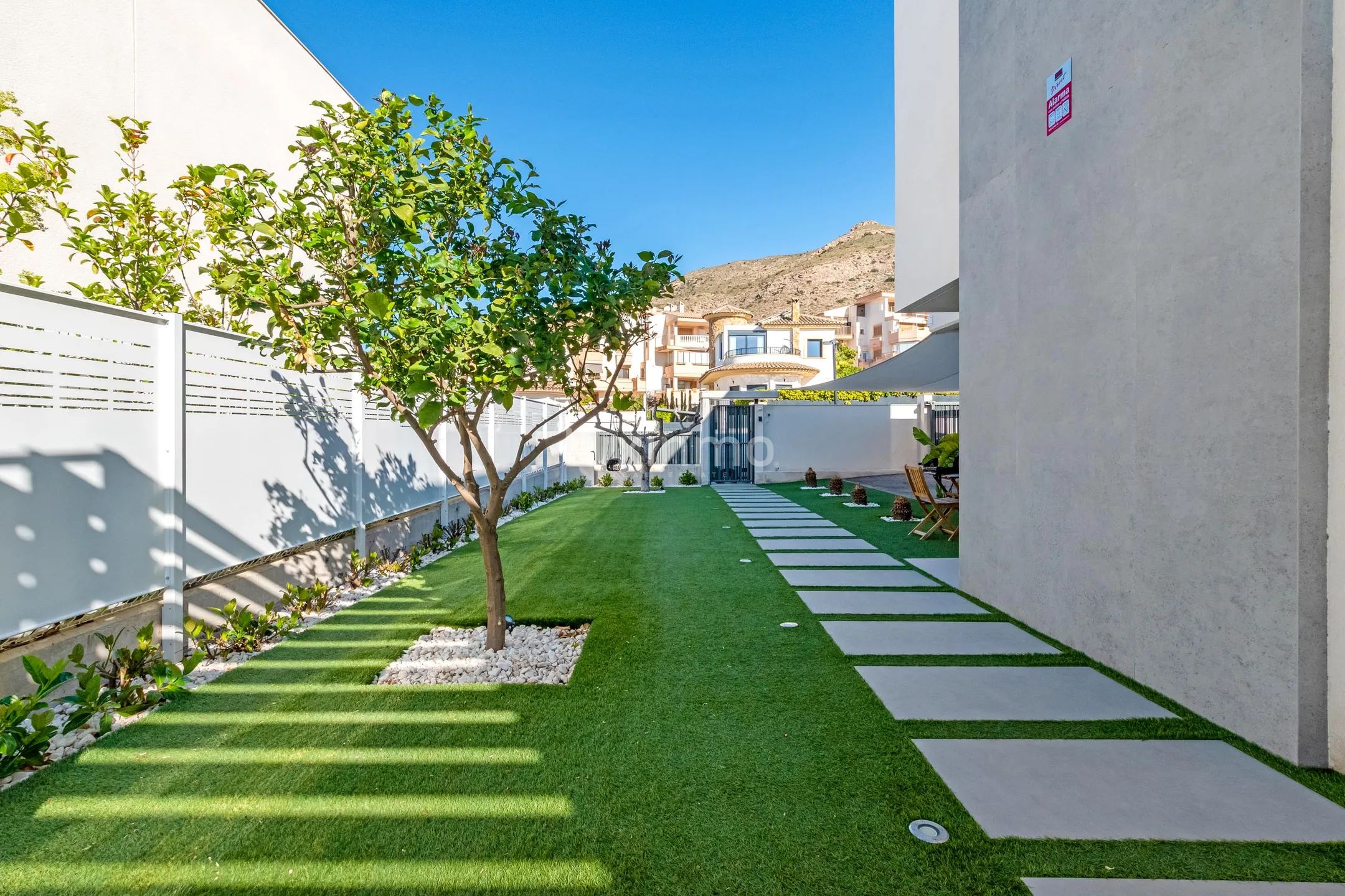 Nowoczesna willa z 3 sypialniami i basenem w Sierra Cortina — photo 32