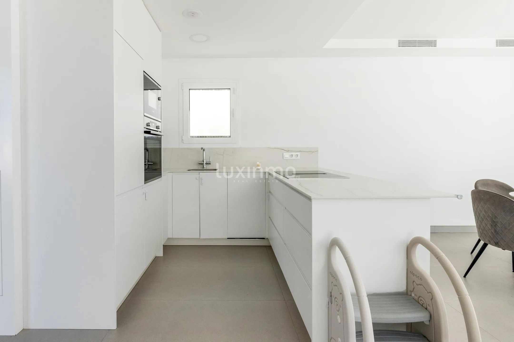 Nowoczesna willa z 3 sypialniami i basenem w Sierra Cortina — photo 8