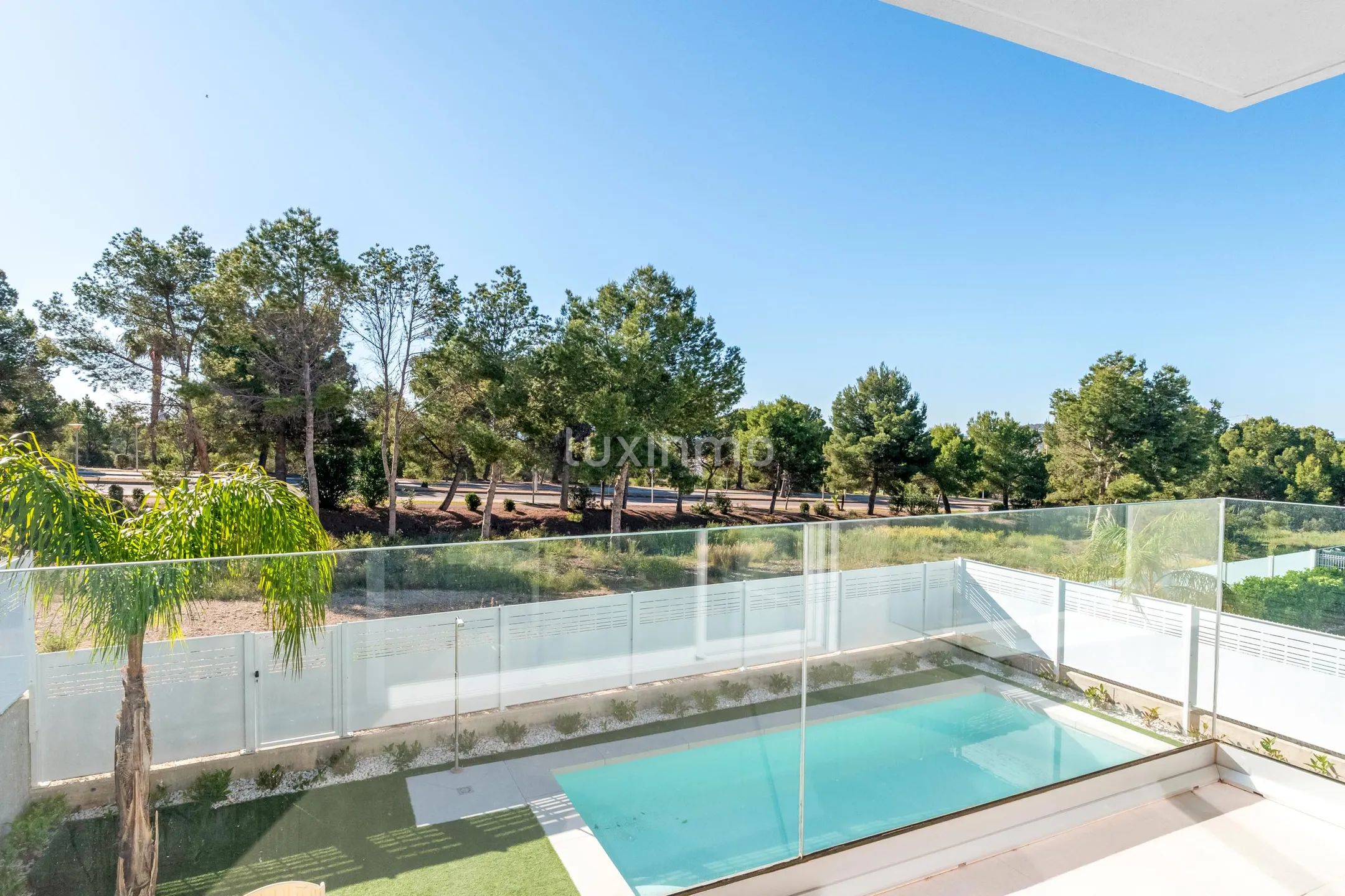 Nowoczesna willa z 3 sypialniami i basenem w Sierra Cortina — photo 21