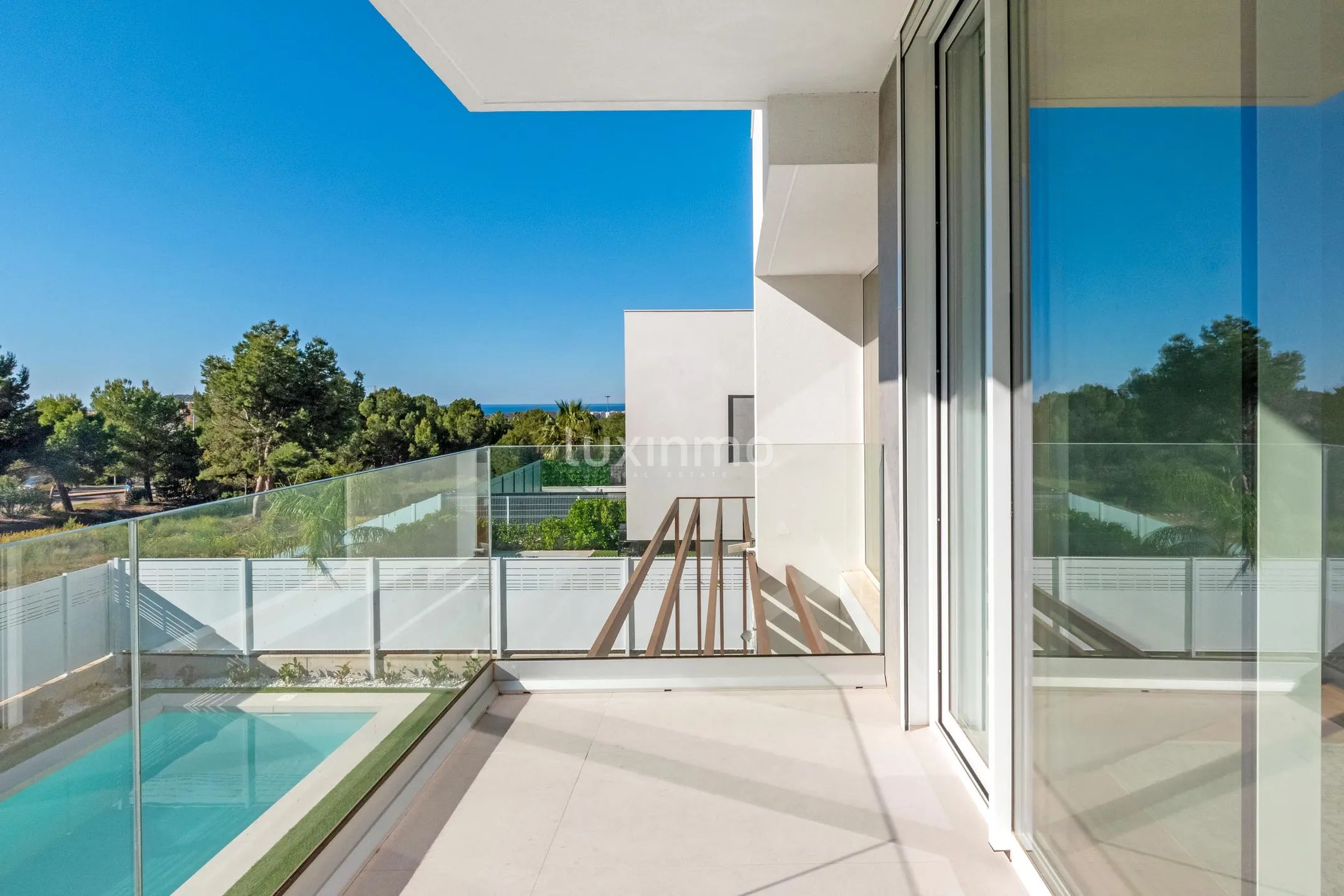 Nowoczesna willa z 3 sypialniami i basenem w Sierra Cortina — photo 22