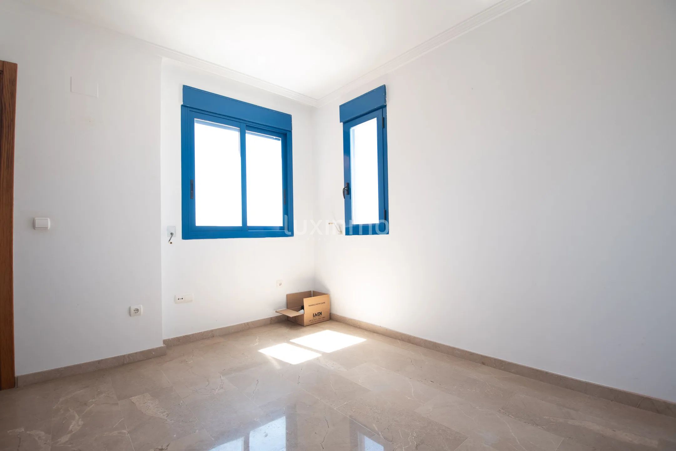 Luminoso piso mediterráneo con vistas al mar en el centro de Calpe — photo 16