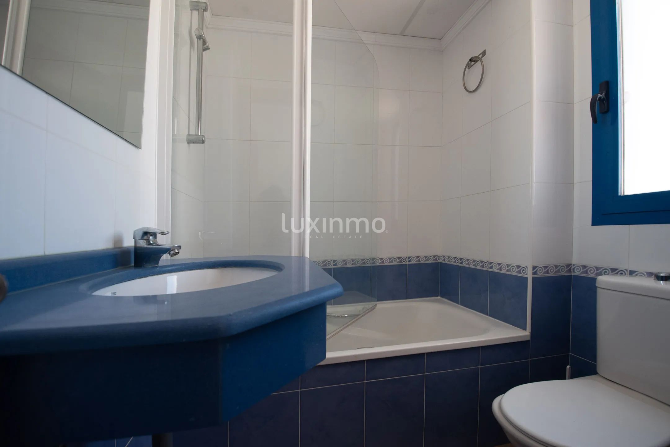 Luminoso piso mediterráneo con vistas al mar en el centro de Calpe — photo 19