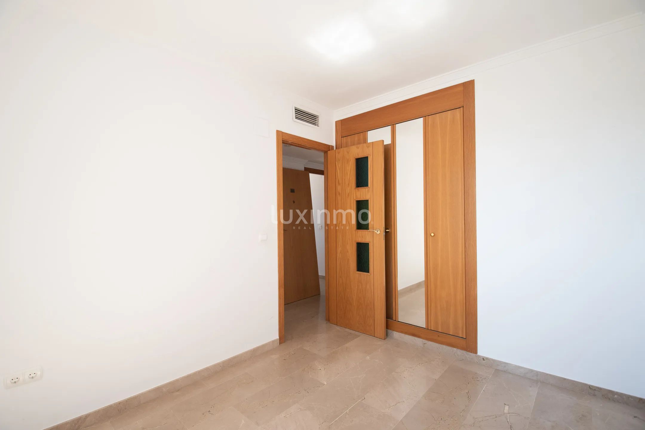 Luminoso piso mediterráneo con vistas al mar en el centro de Calpe — photo 21