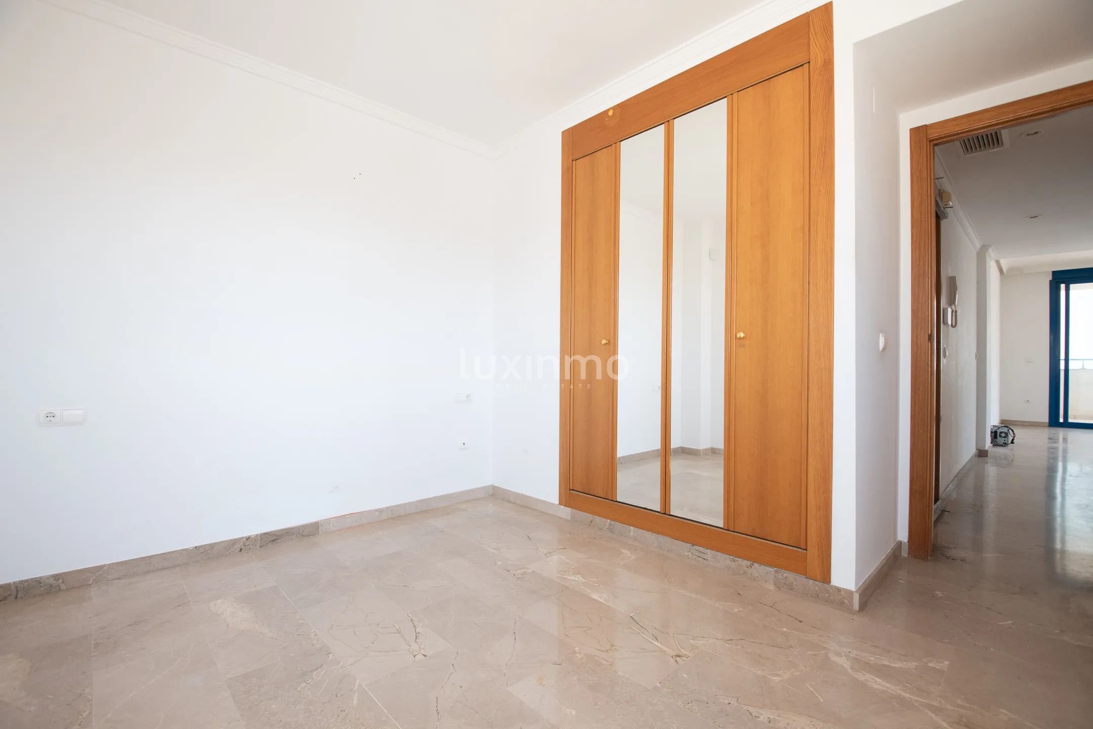 Luminoso piso mediterráneo con vistas al mar en el centro de Calpe — photo 17