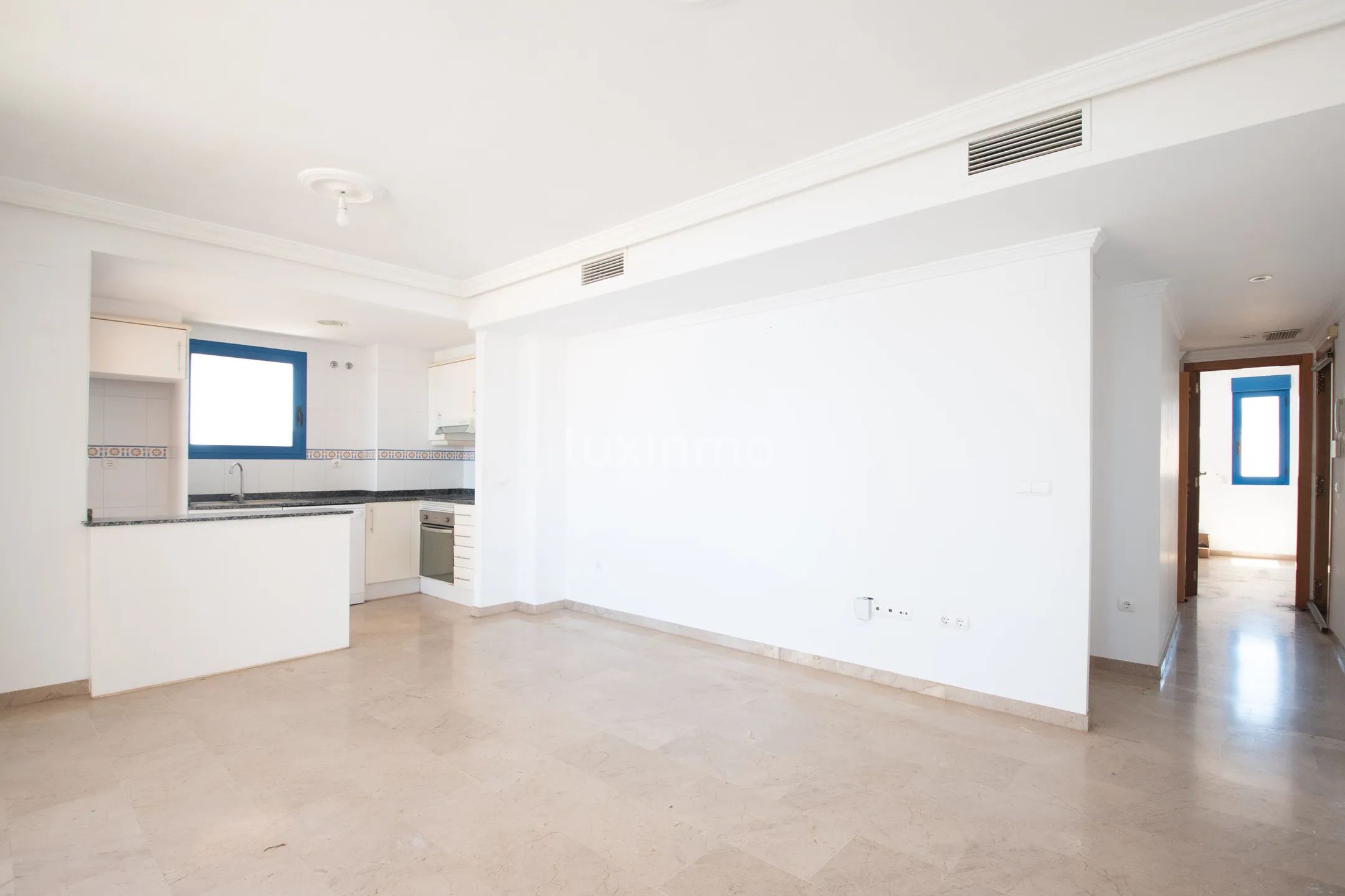 Luminoso piso mediterráneo con vistas al mar en el centro de Calpe — photo 10