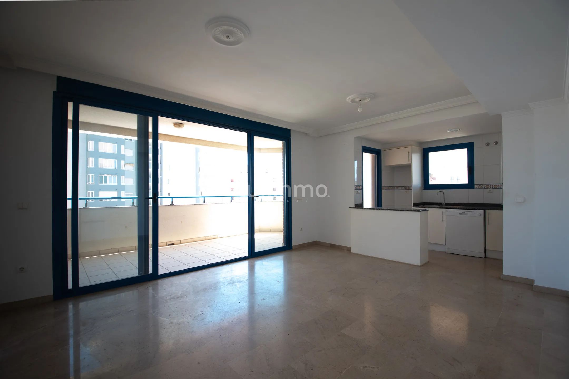Bright mediterranean flat with sea views in centre Calpe — photo 9