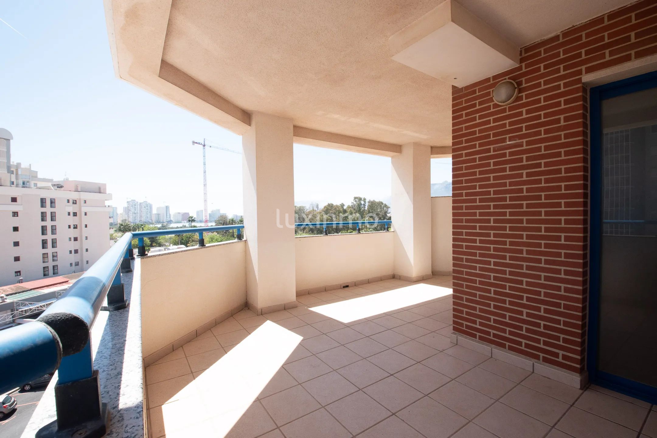 Bright mediterranean flat with sea views in centre Calpe — photo 7