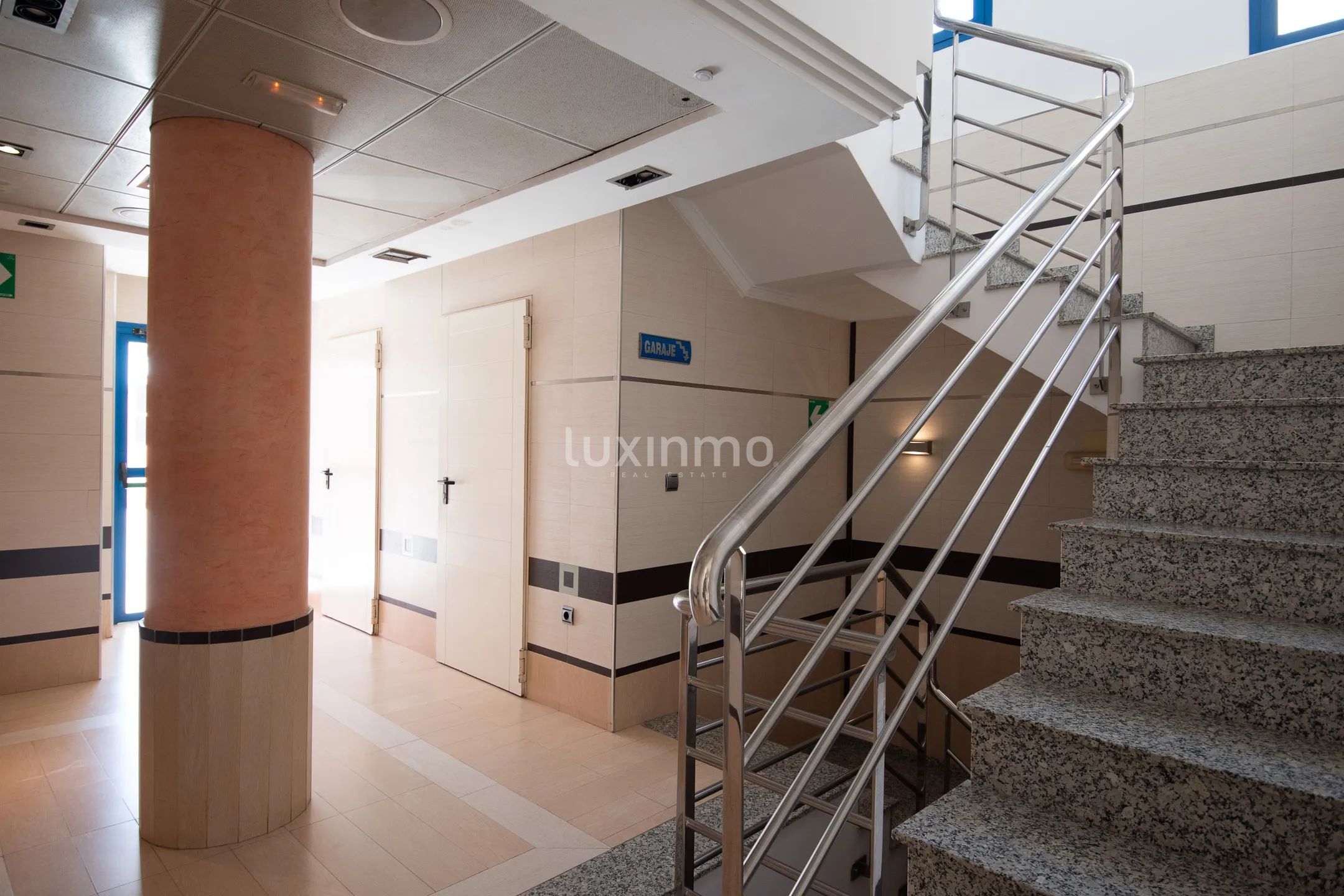 Luminoso piso mediterráneo con vistas al mar en el centro de Calpe — photo 27