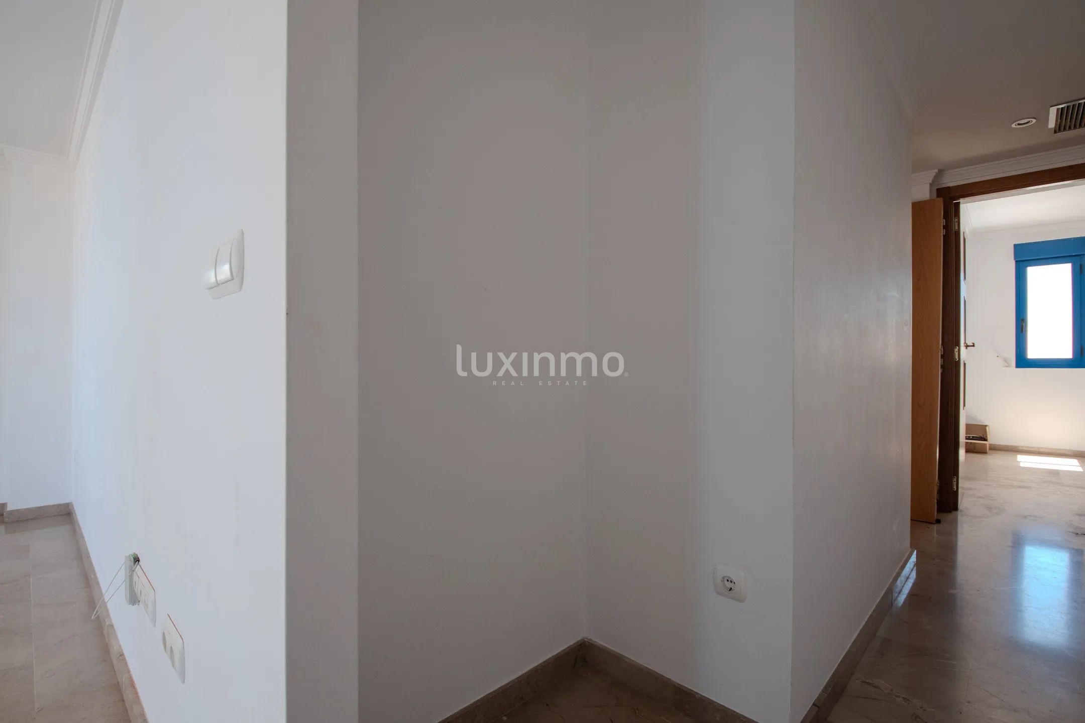 Luminoso piso mediterráneo con vistas al mar en el centro de Calpe — photo 14