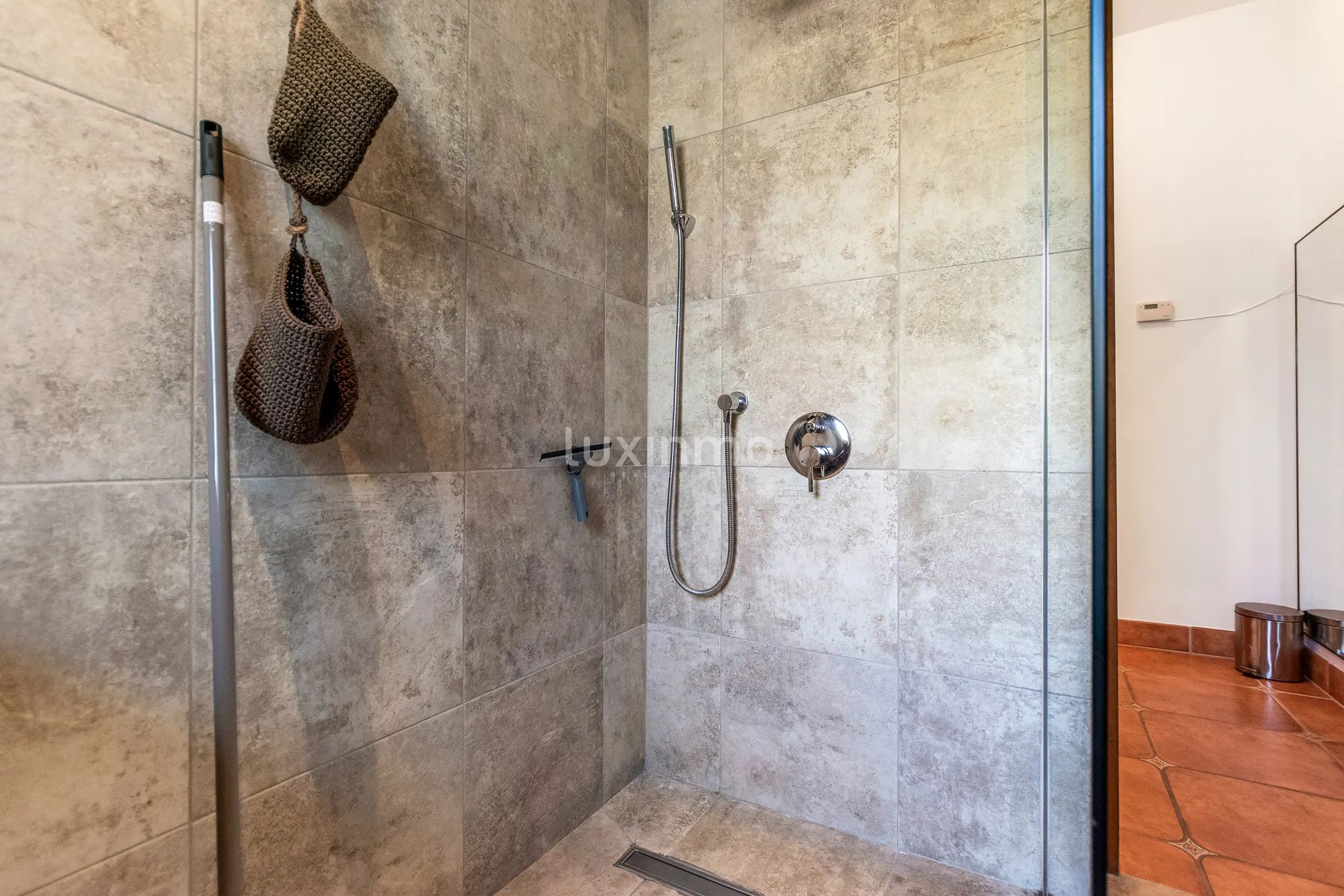 Villa mediterránea con piscina y casa de invitados, Benidorm — photo 29