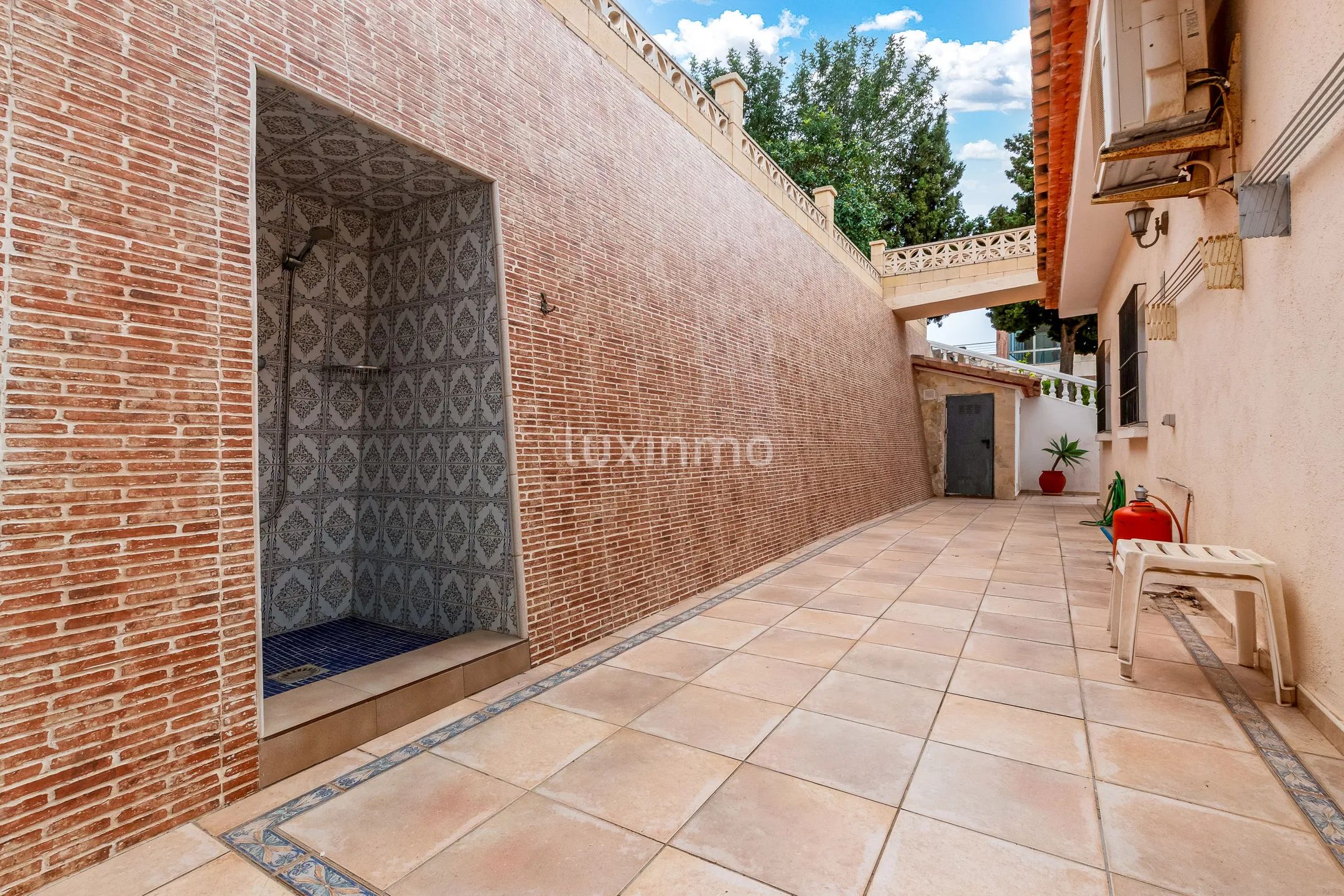 Villa mediterránea con piscina y casa de invitados, Benidorm — photo 35
