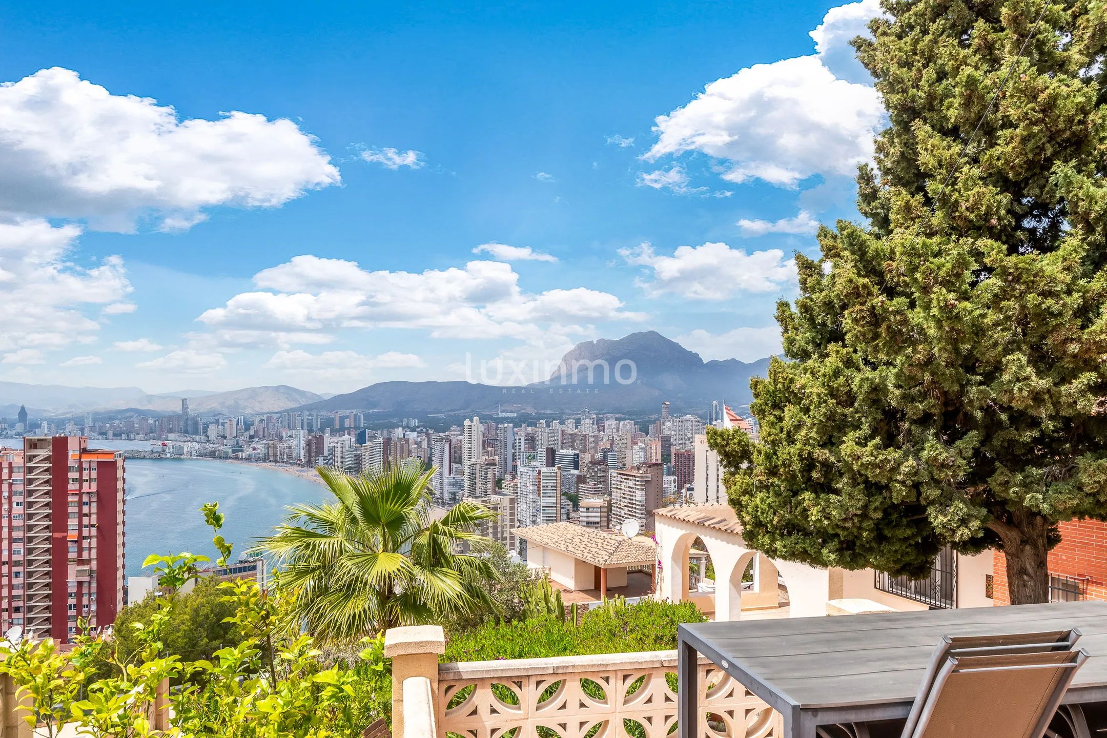 Villa mediterránea con piscina y casa de invitados, Benidorm — photo 12