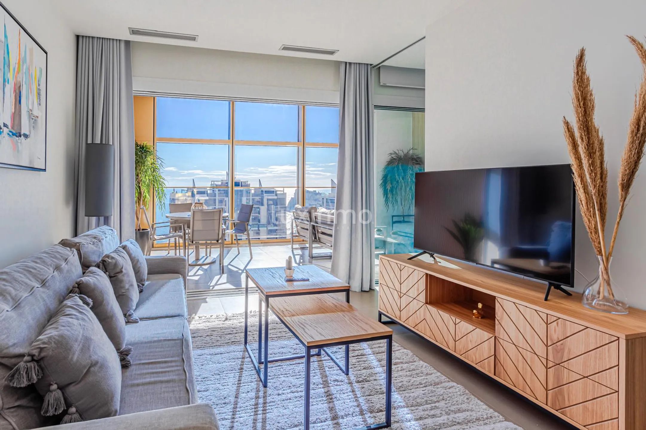 luxury sea view apartment in playa de poniente — photo 3