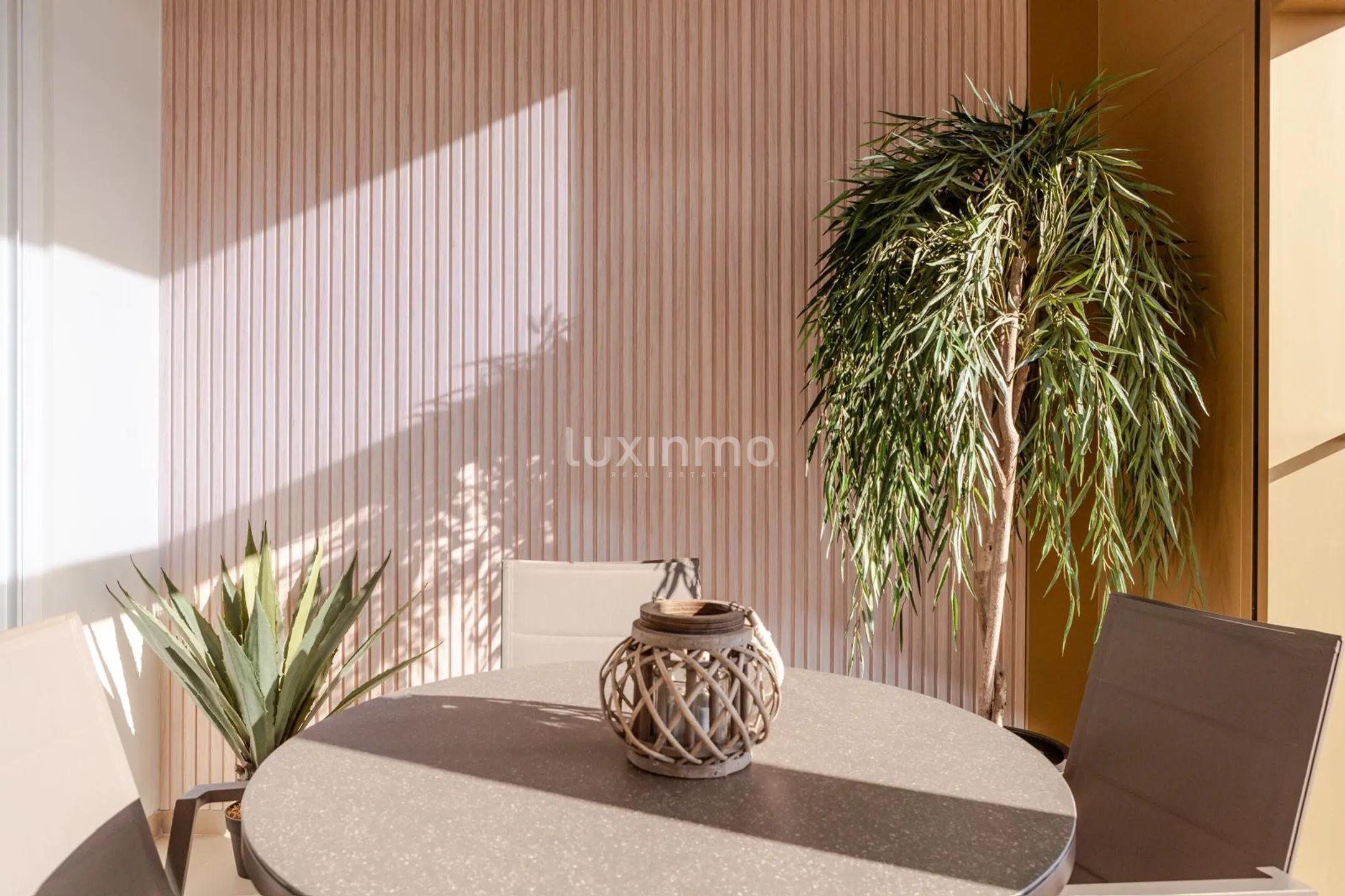 apartamento de lujo con vistas al mar en playa de poniente — photo 8