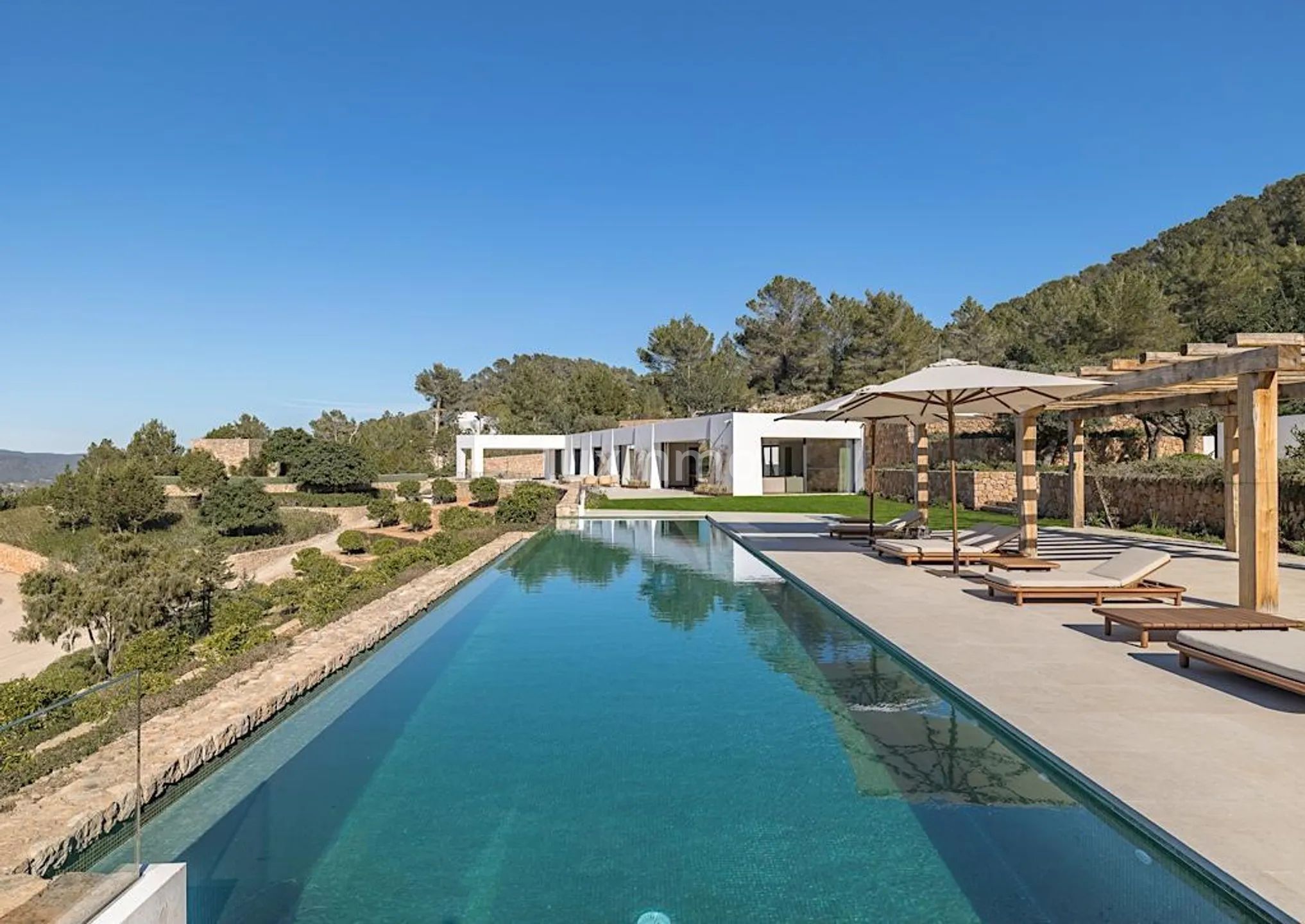 Sant Agustí Estate - prywatne sanktuarium na Ibizie z niezrównanymi widokami na zachód słońca