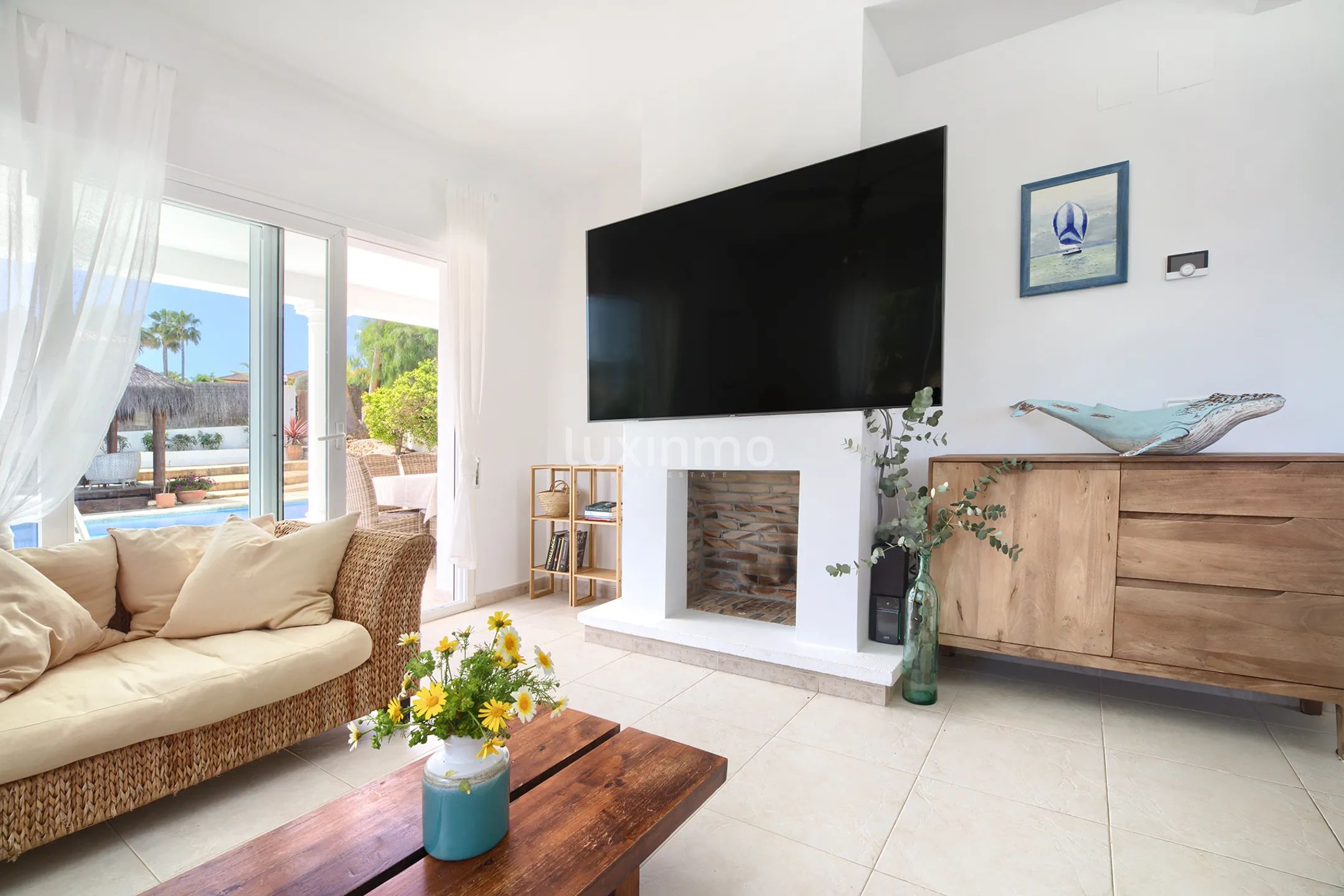 Mediterranean villa with guest house and pool in Javea — photo 4