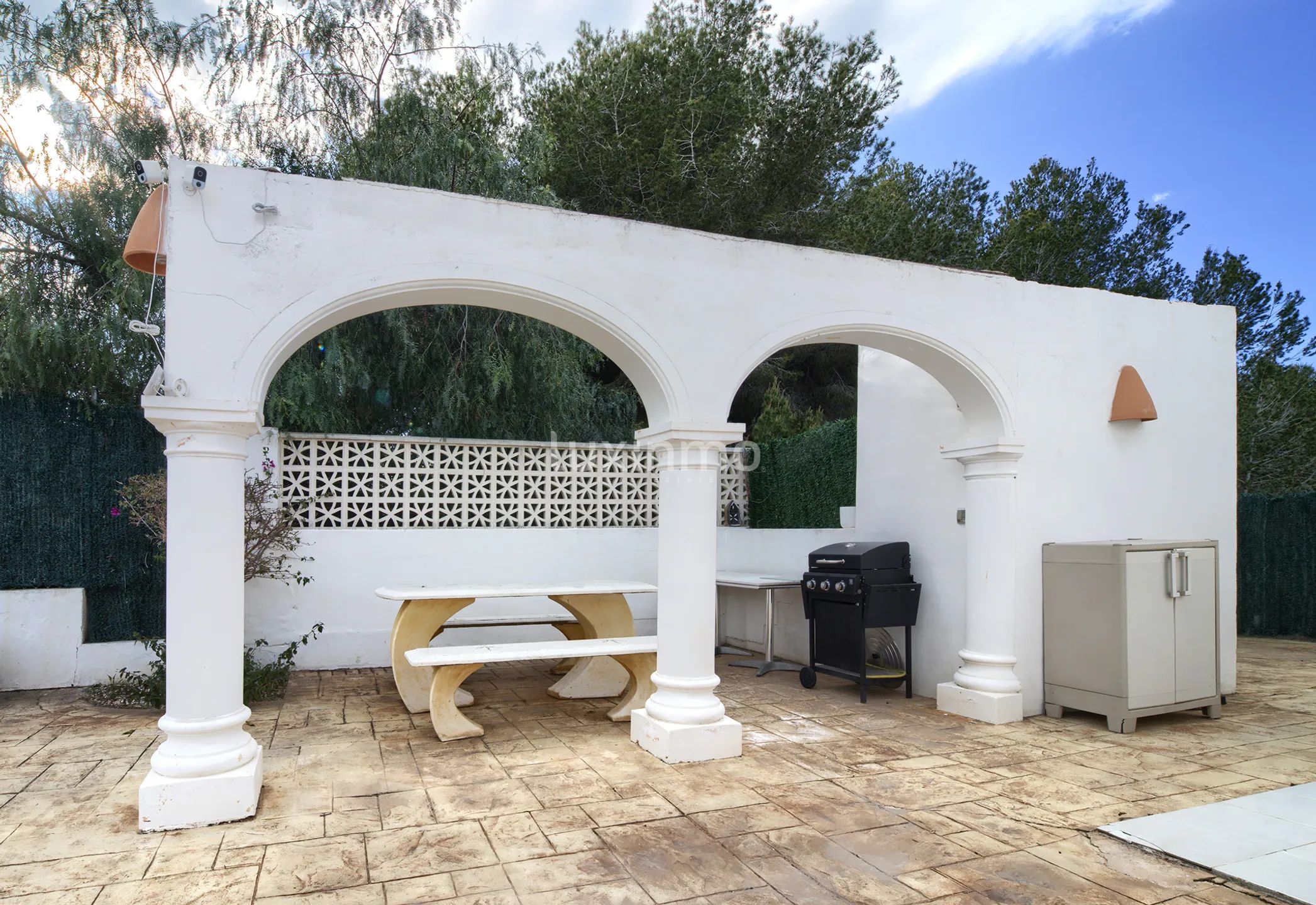 Mediterranean villa with guest house and pool in Javea — photo 23