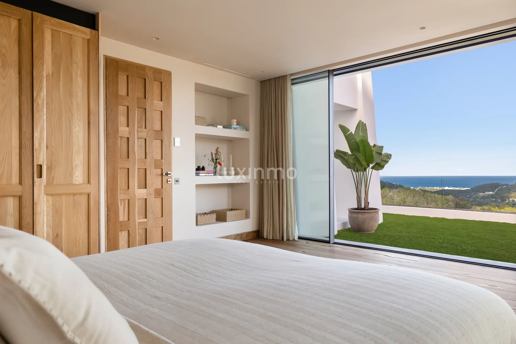 Who Loves the Sun - Contemporary ibizan elegance in a private natural setting — photo 22