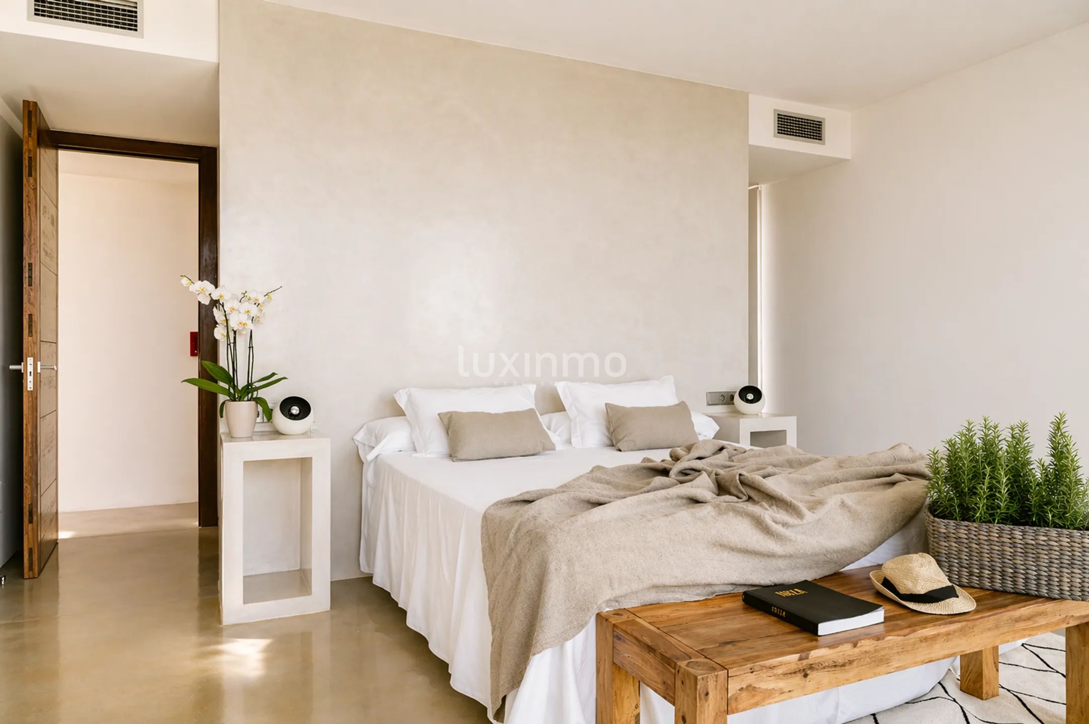 Spectacular 6 bedroom villa in Ibiza with views of Formentera and tourist license — photo 29