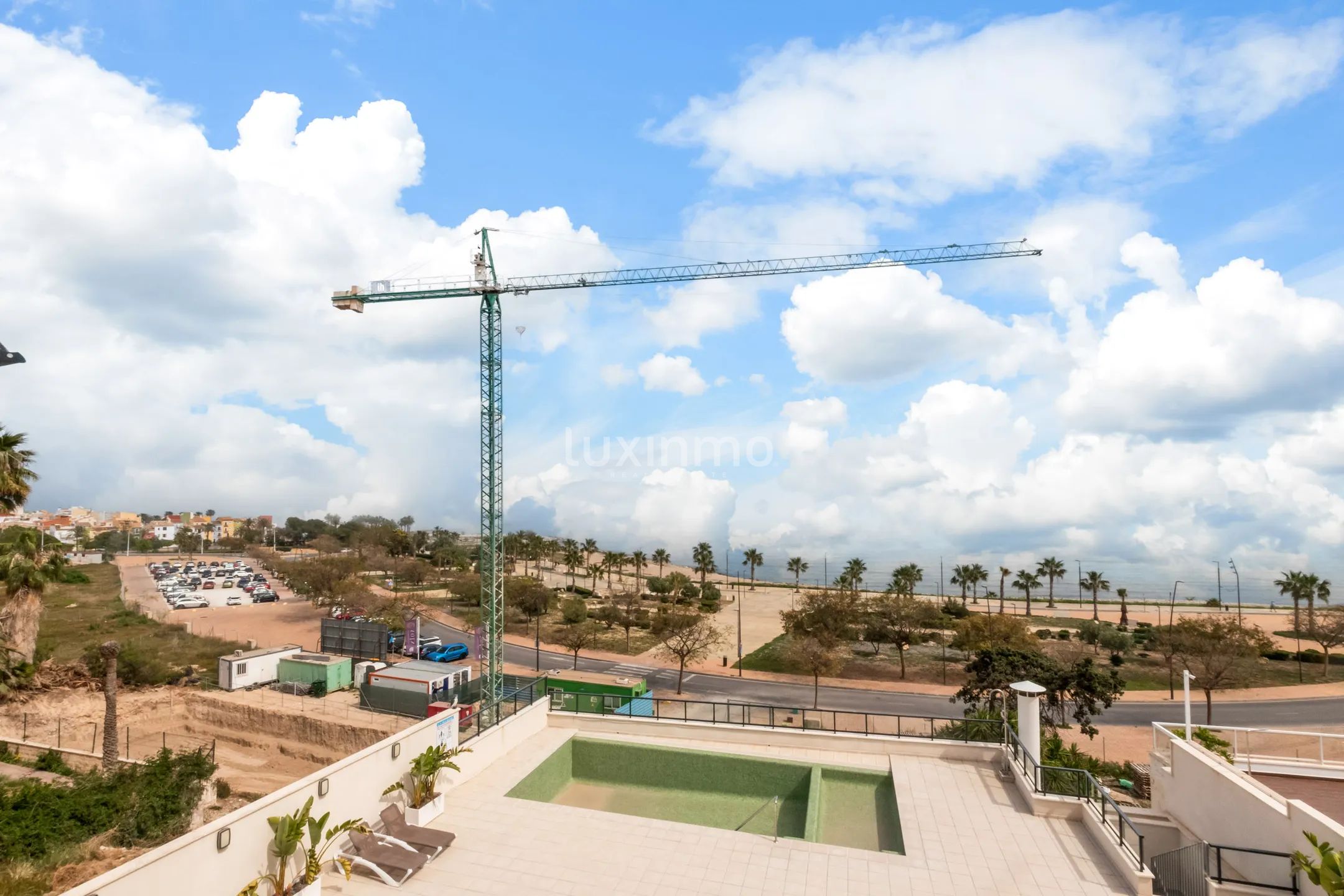 Morden first line apartment in Villajoyosa with sea views — photo 2