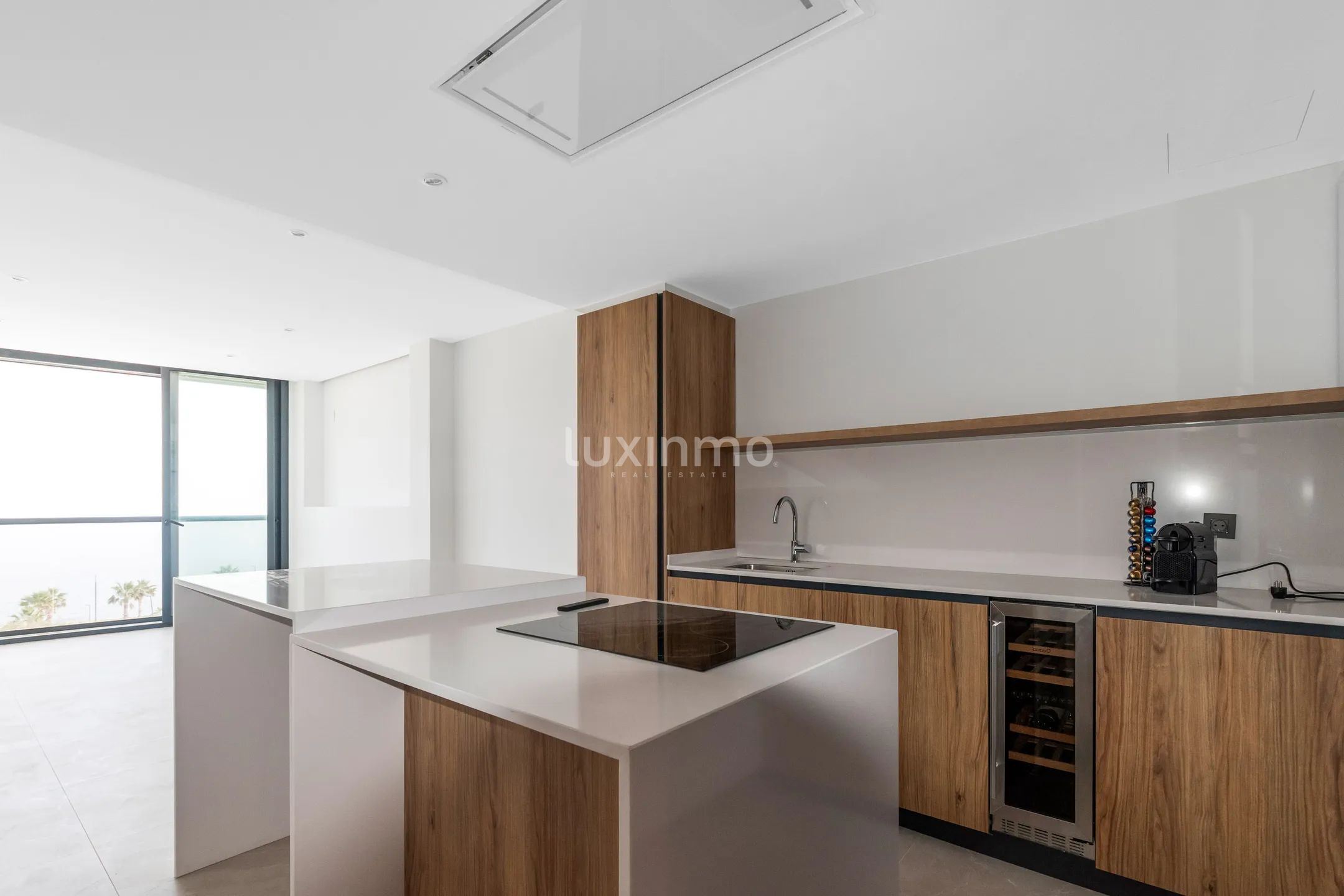 Morden first line apartment in Villajoyosa with sea views — photo 8