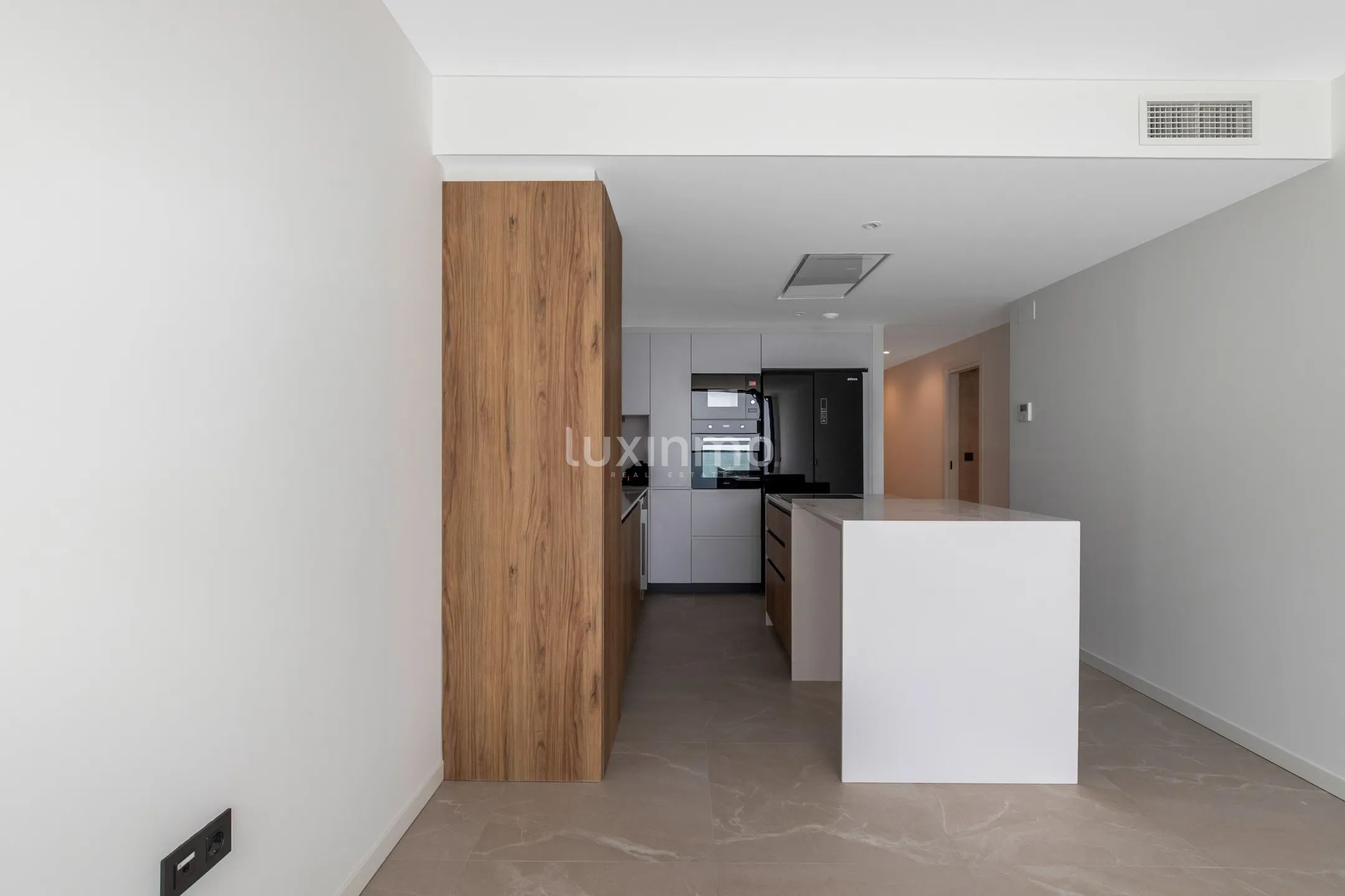 Morden first line apartment in Villajoyosa with sea views — photo 6