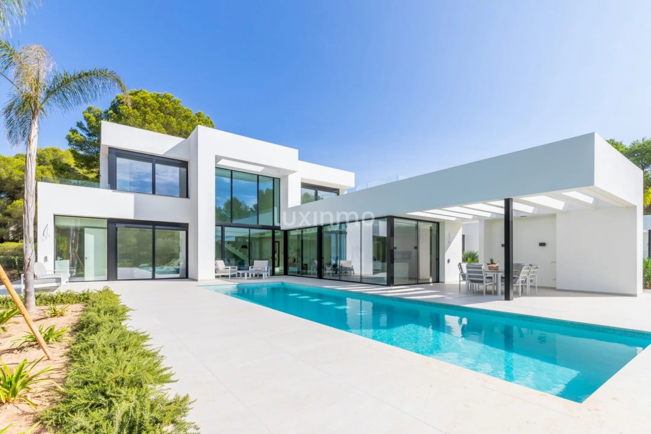Lyxig modern villa med pool i Portichol Javea till salu