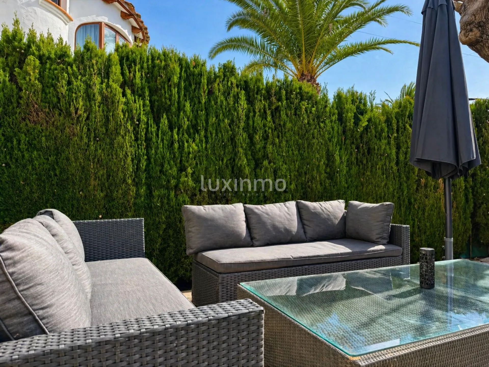 SŁONECZNY ŚRÓDZIEMNOMORSKI DOM W ZABUDOWIE BLIŹNIACZEJ W CALPE — photo 10