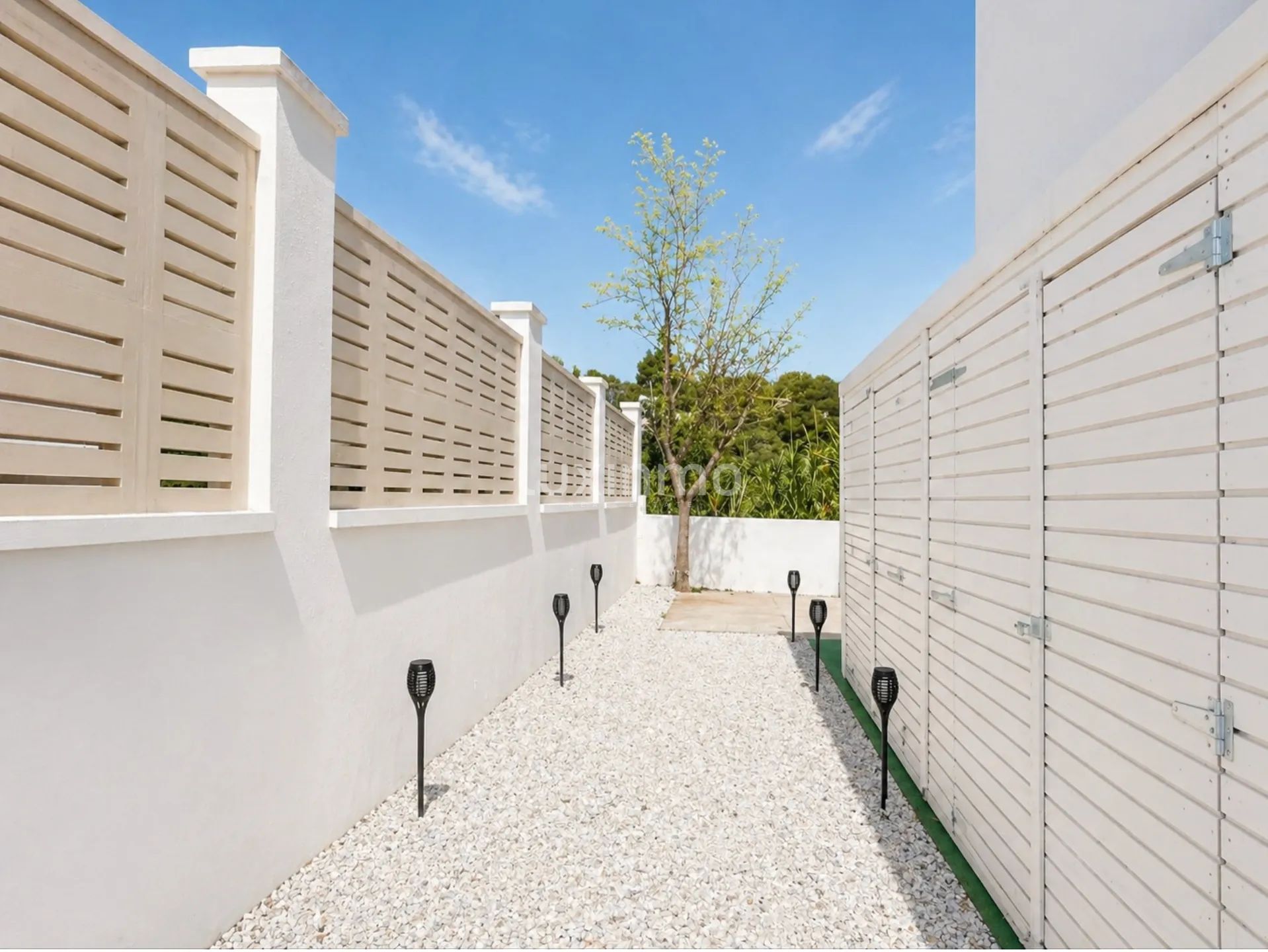 SŁONECZNY ŚRÓDZIEMNOMORSKI DOM W ZABUDOWIE BLIŹNIACZEJ W CALPE — photo 15