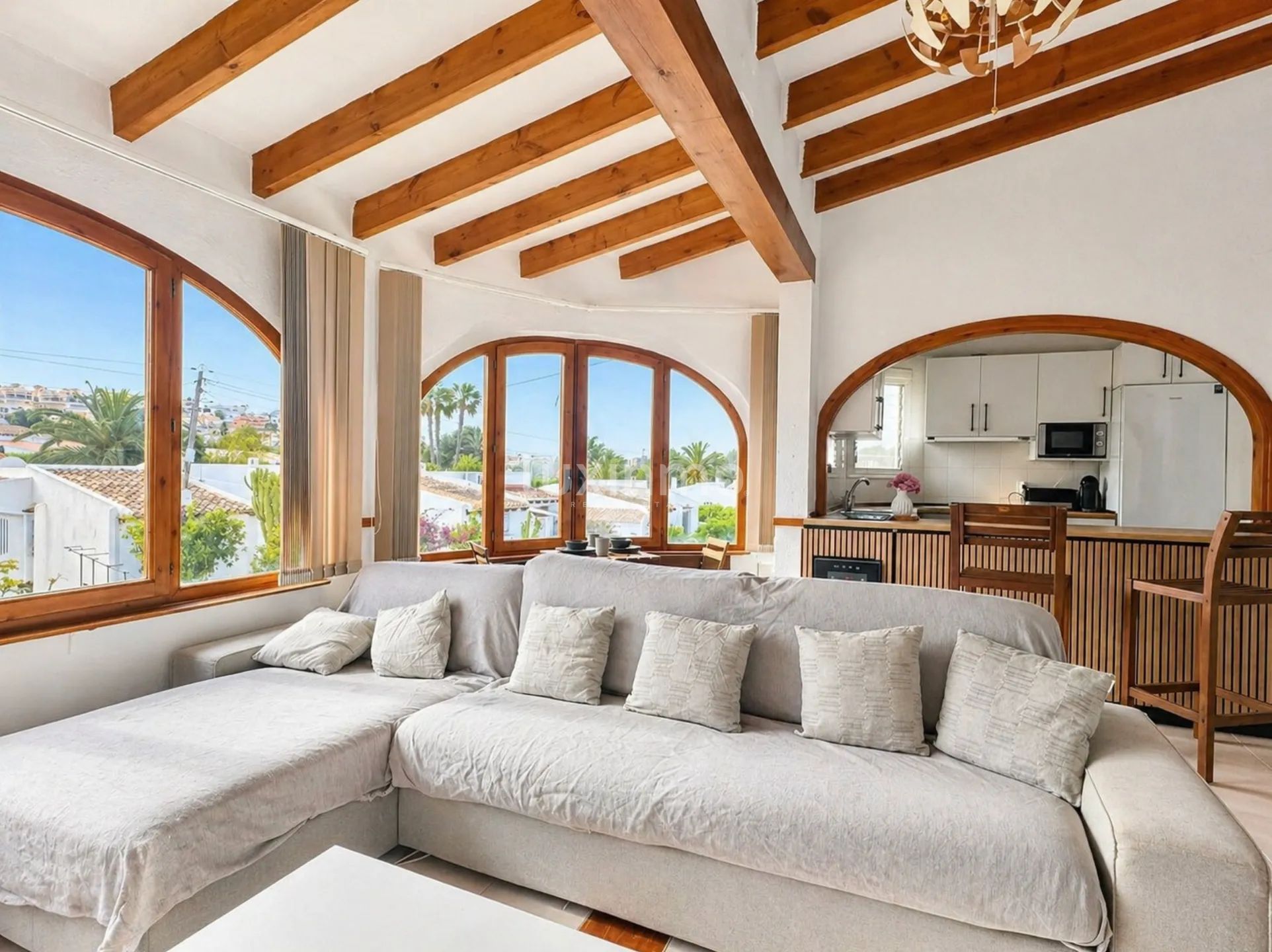 SOLBELYST MEDELHAVSLIKNANDE PARHUS I CALPE