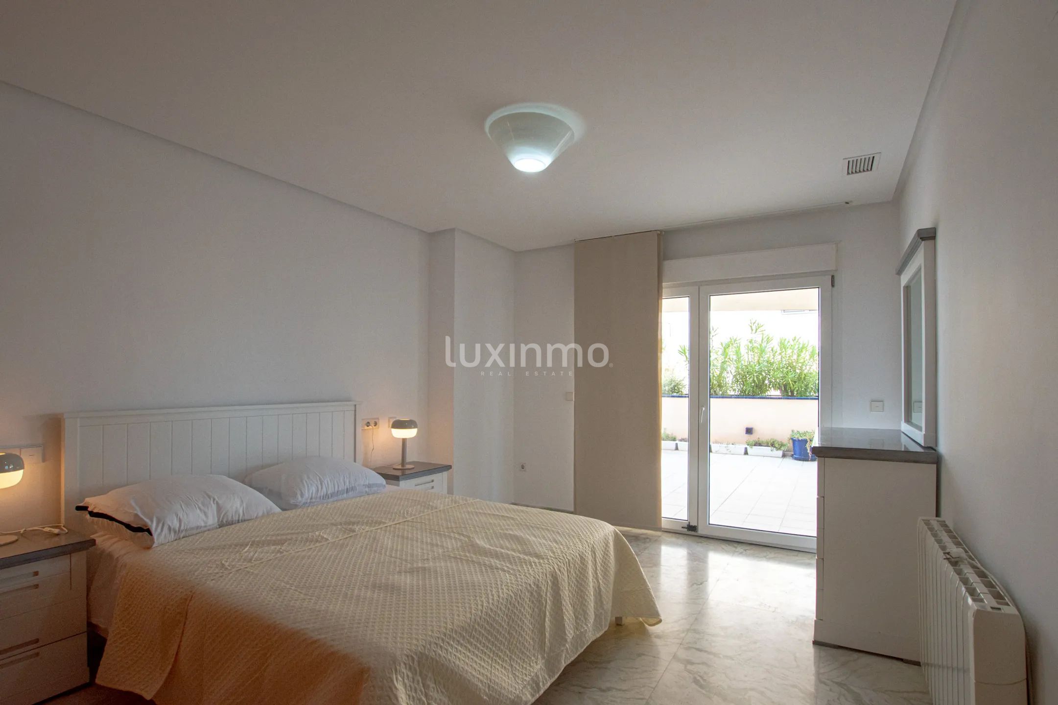 Flats on the Mediterranean coast with sea views in Cap Negre — photo 17