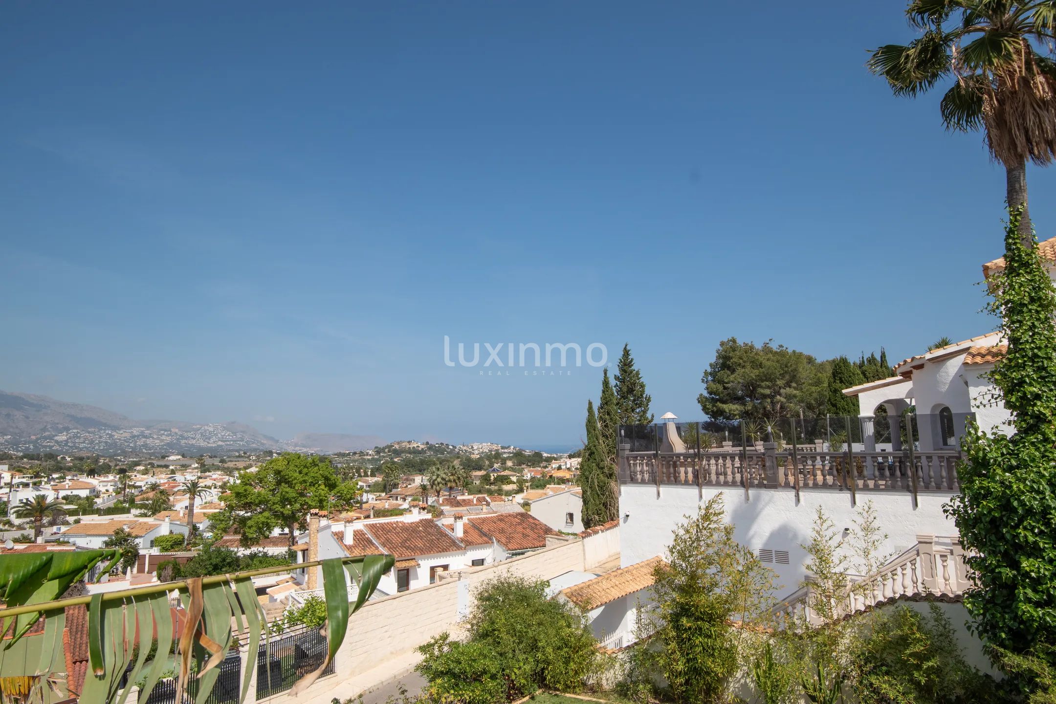 Mediterranean 4-bedroom villa with pool and sea views in Alfàs del Pi — photo 36