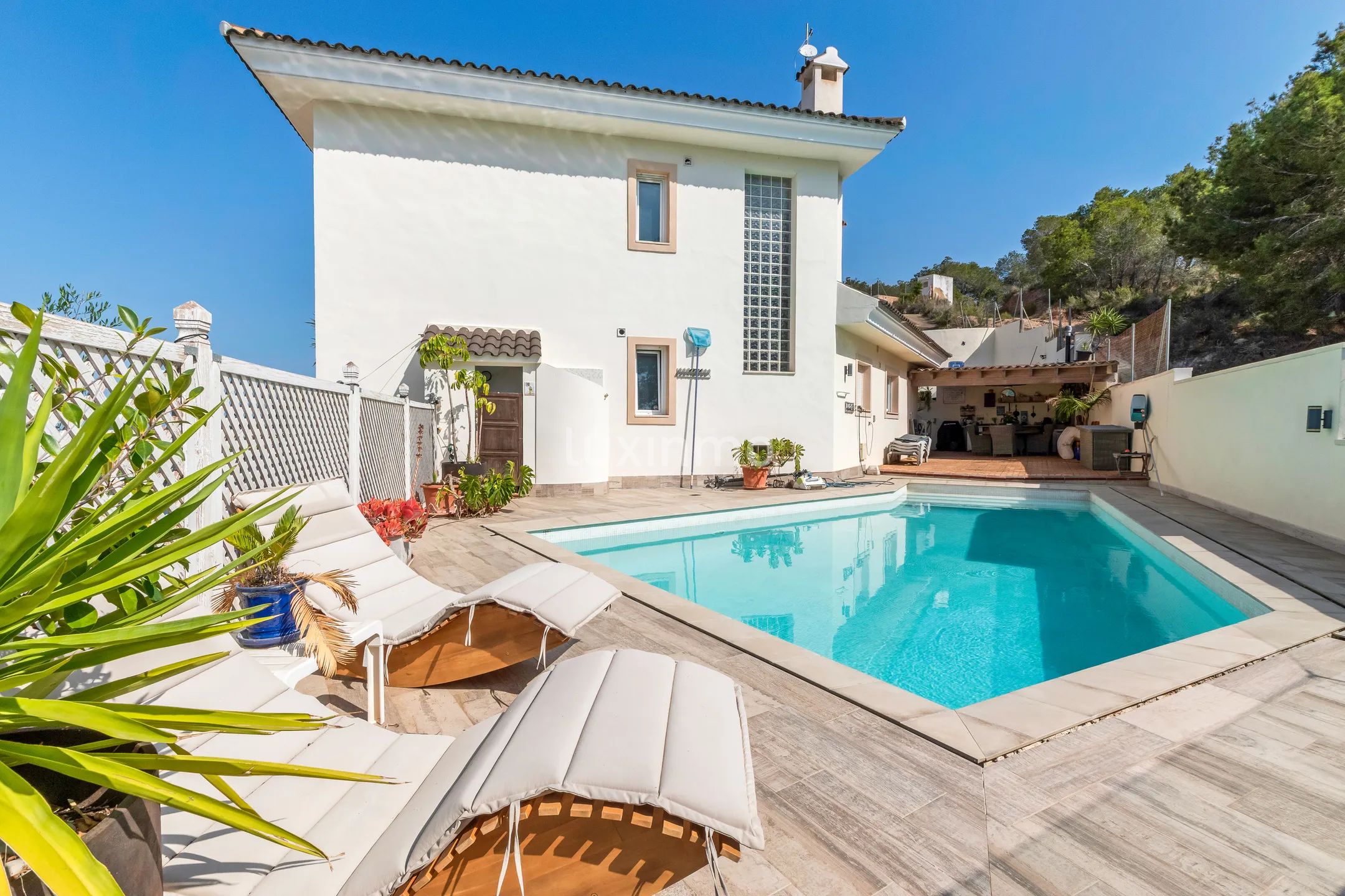 Mediterranean 4-bedroom villa with pool and sea views in Alfàs del Pi