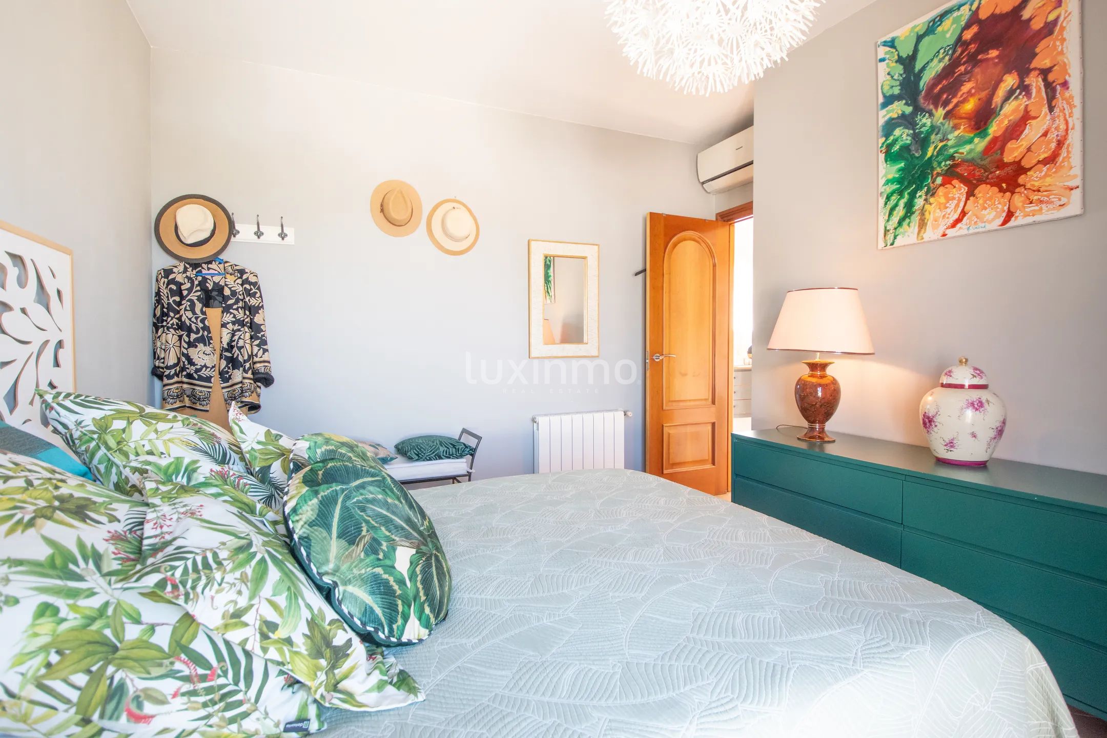 Mediterranean 4-bedroom villa with pool and sea views in Alfàs del Pi — photo 31