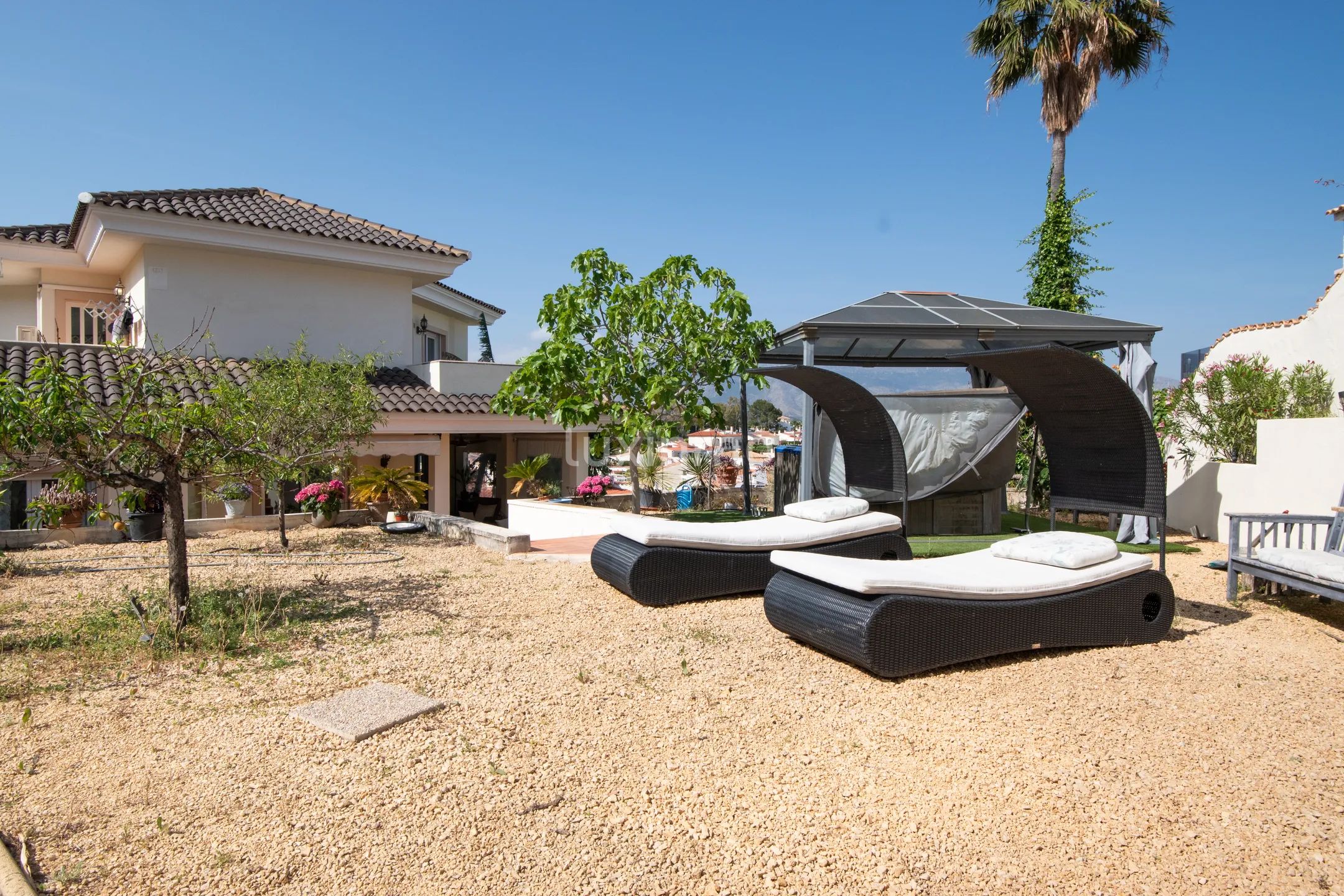 Mediterranean 4-bedroom villa with pool and sea views in Alfàs del Pi — photo 41