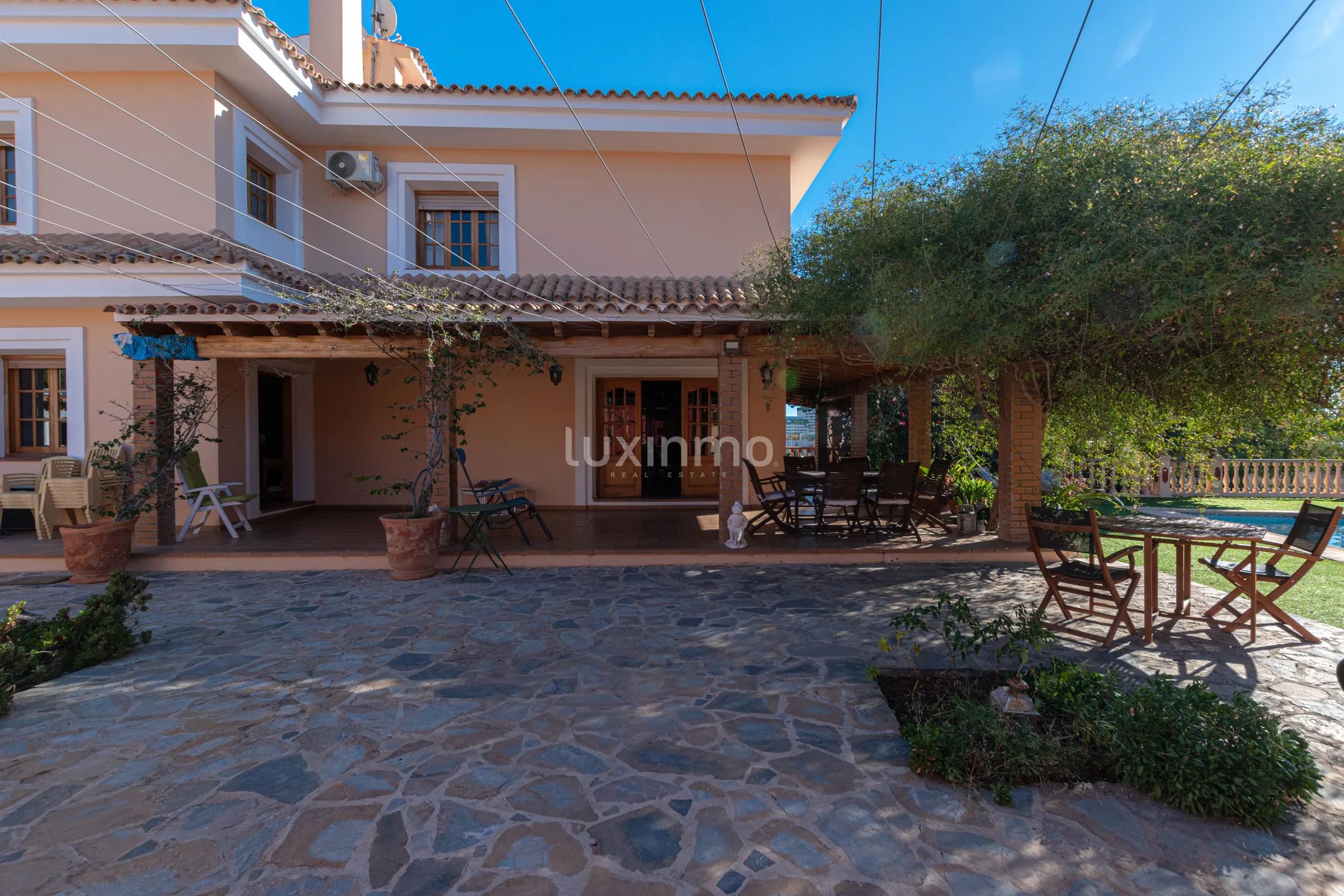 Spacious Mediterranean-style villa with panoramic views and sea views for sale in Calpe — photo 3
