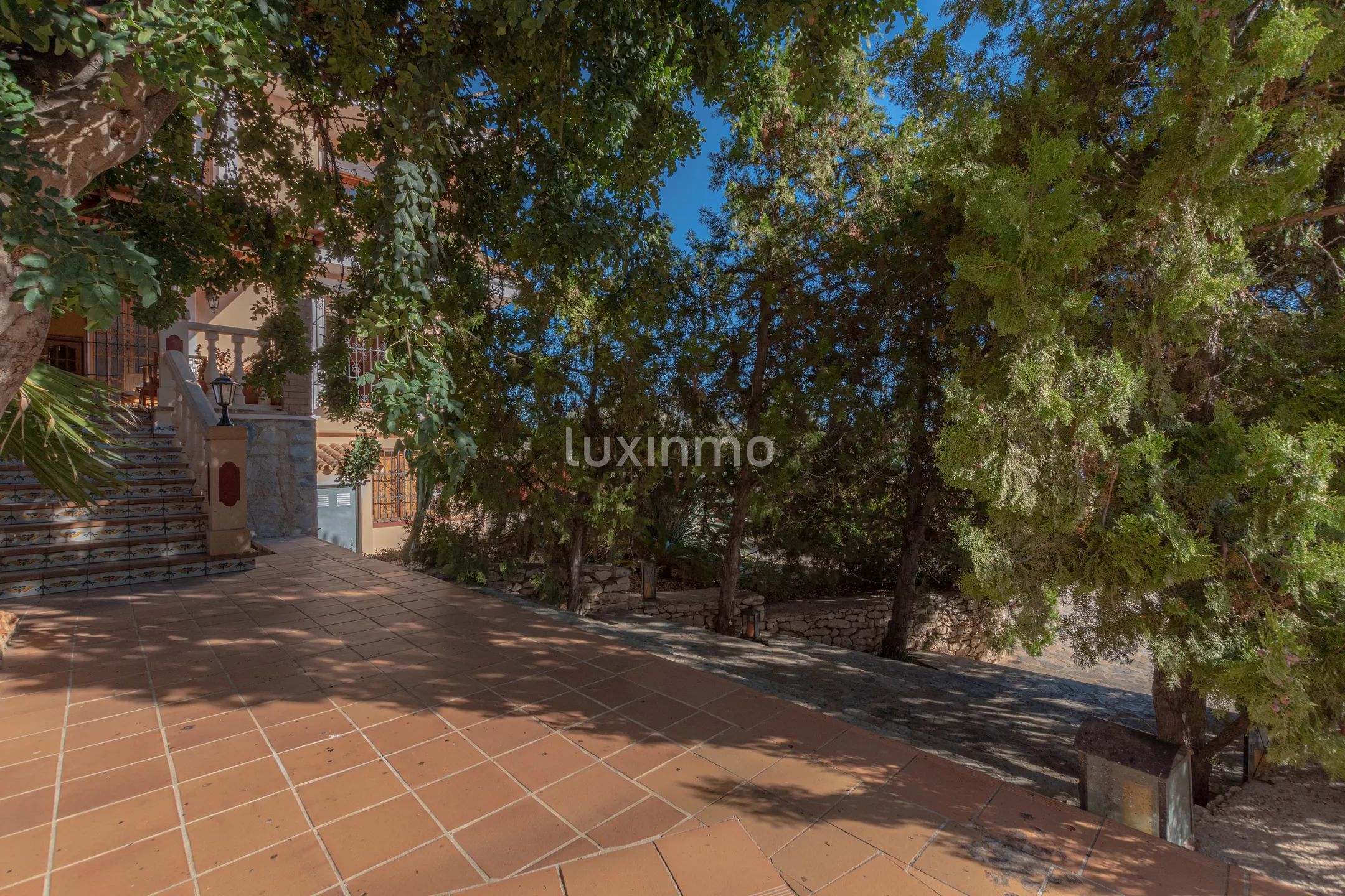 Spacious Mediterranean-style villa with panoramic views and sea views for sale in Calpe — photo 6