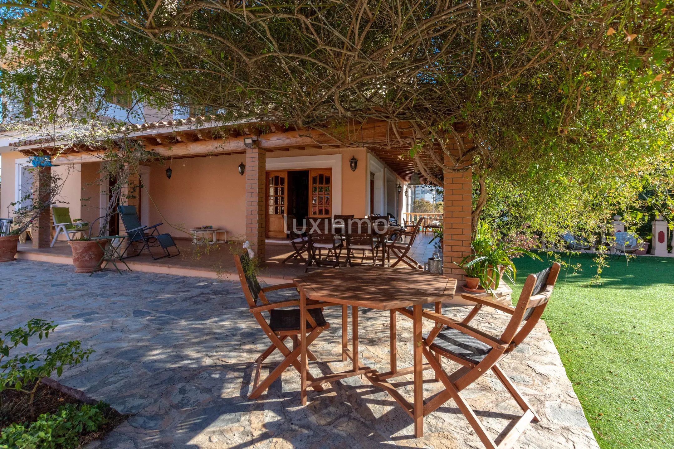 Spacious Mediterranean-style villa with panoramic views and sea views for sale in Calpe — photo 4