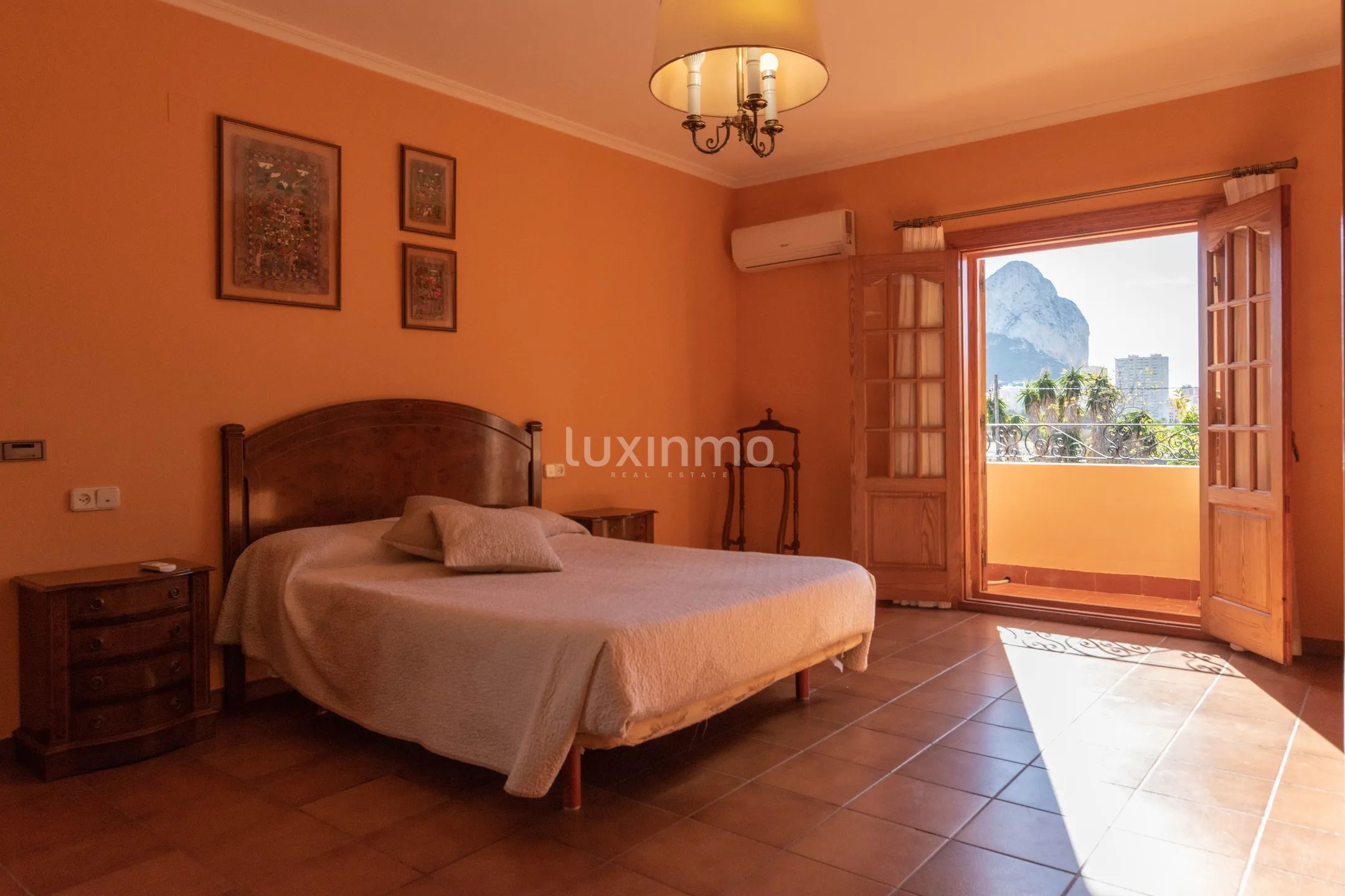 Spacious Mediterranean-style villa with panoramic views and sea views for sale in Calpe — photo 9